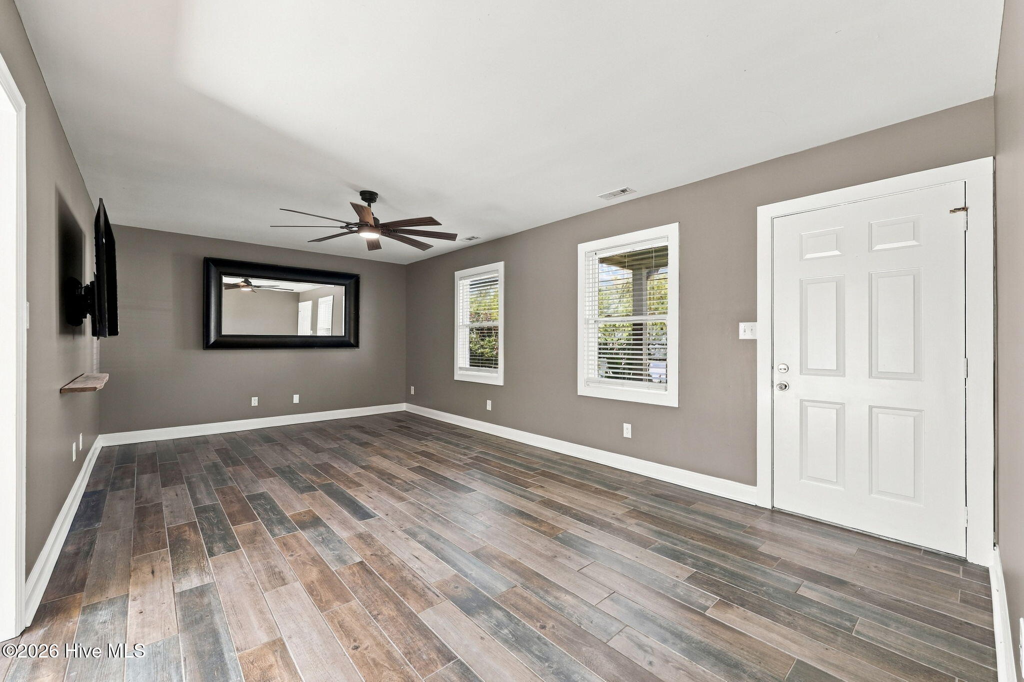 2913 Mandy Lane Property Photo 12