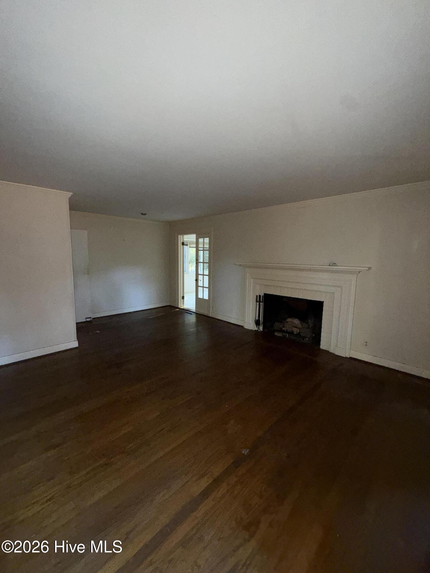 1549 Country Club Road Property Photo 4