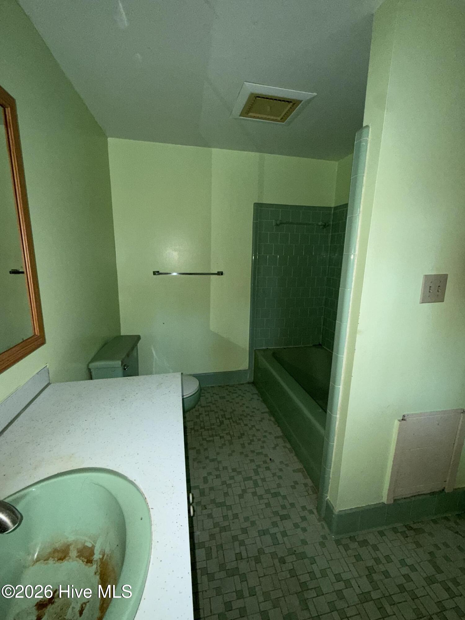 1549 Country Club Road Property Photo 6