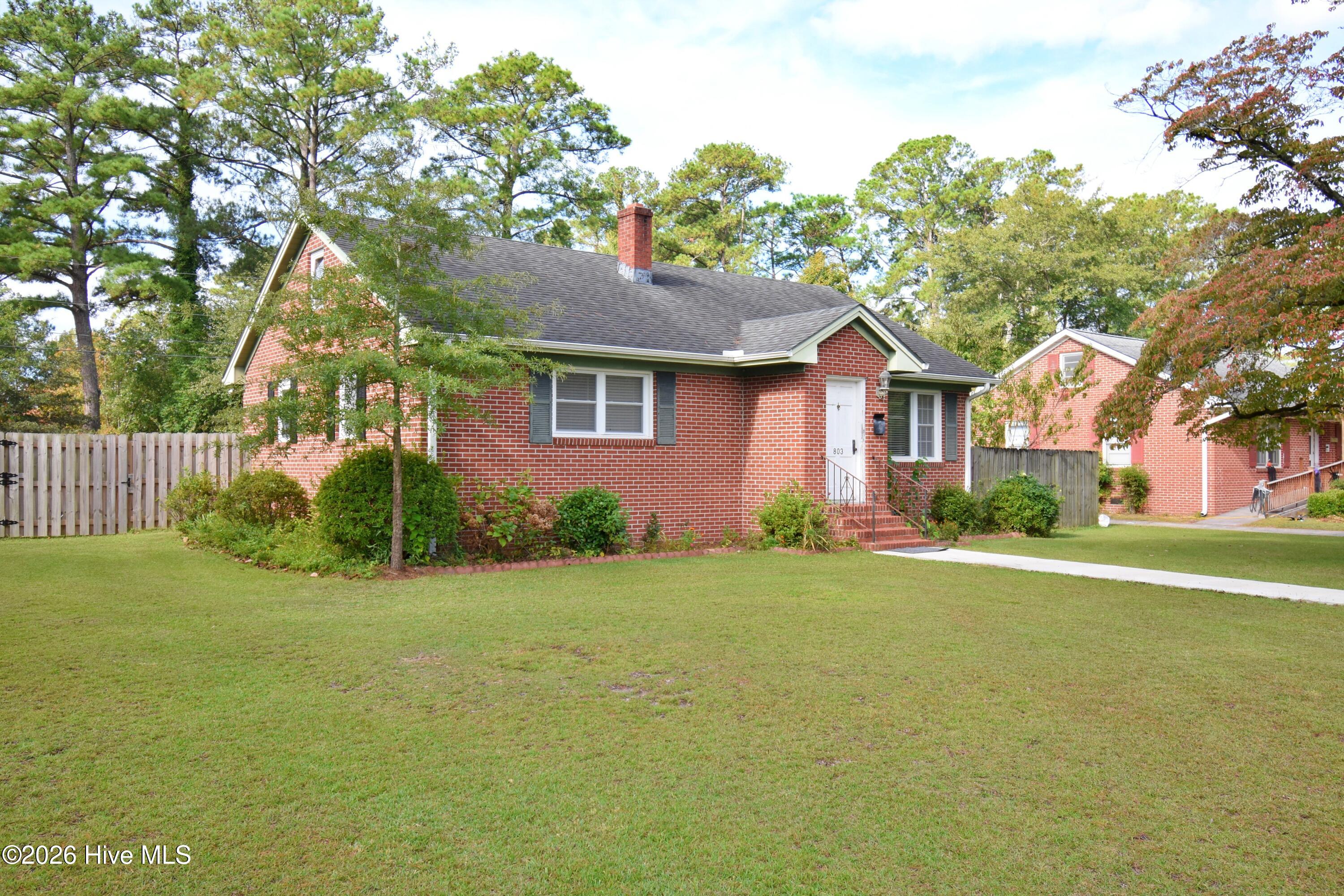 803 N Grace Avenue Property Photo 2