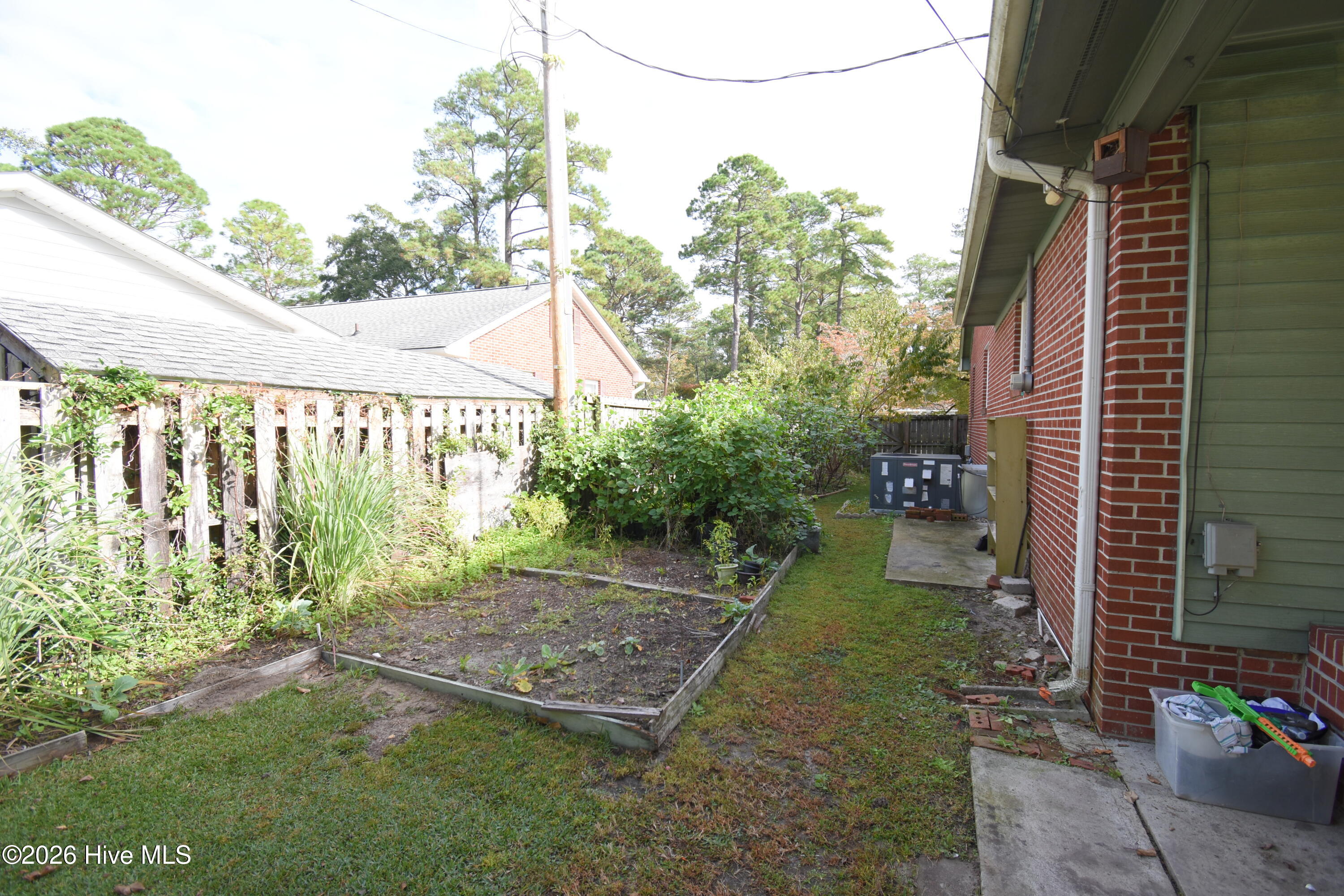 803 N Grace Avenue Property Photo 3