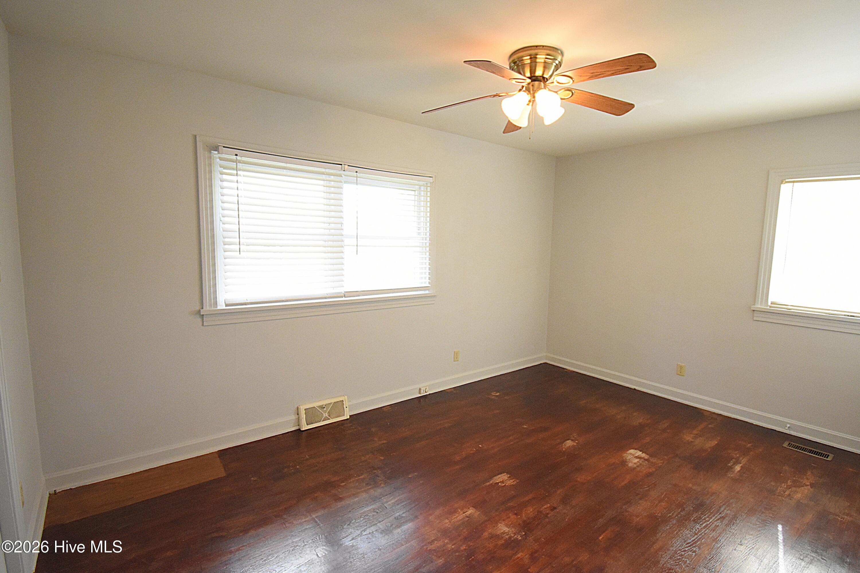803 N Grace Avenue Property Photo 8