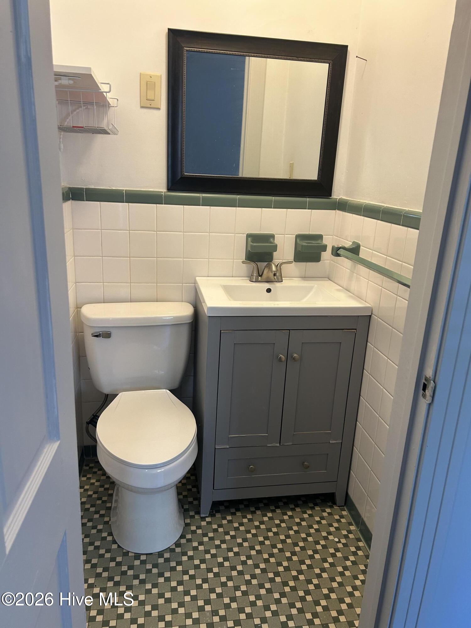 803 N Grace Avenue Property Photo 9
