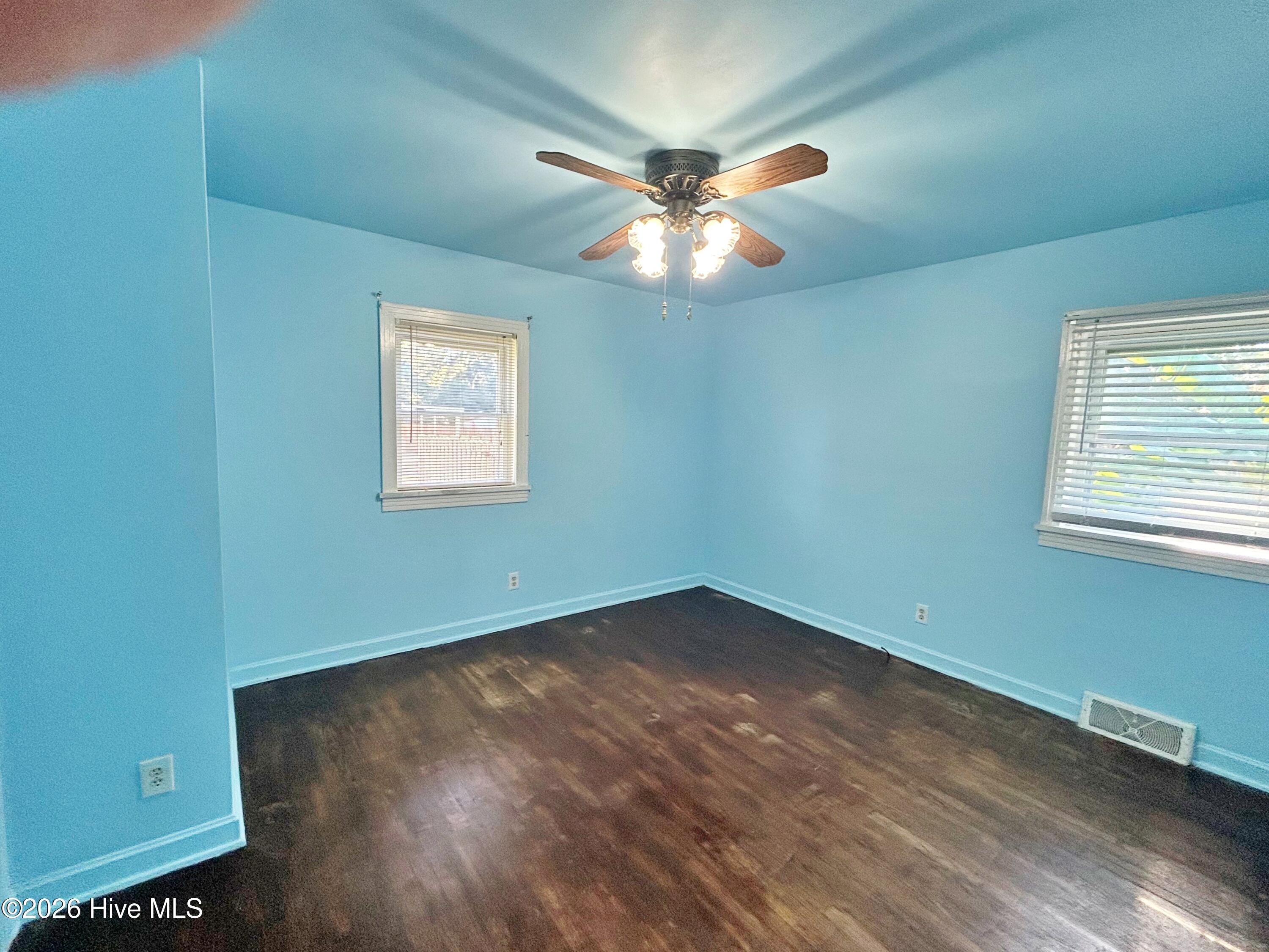 803 N Grace Avenue Property Photo 10