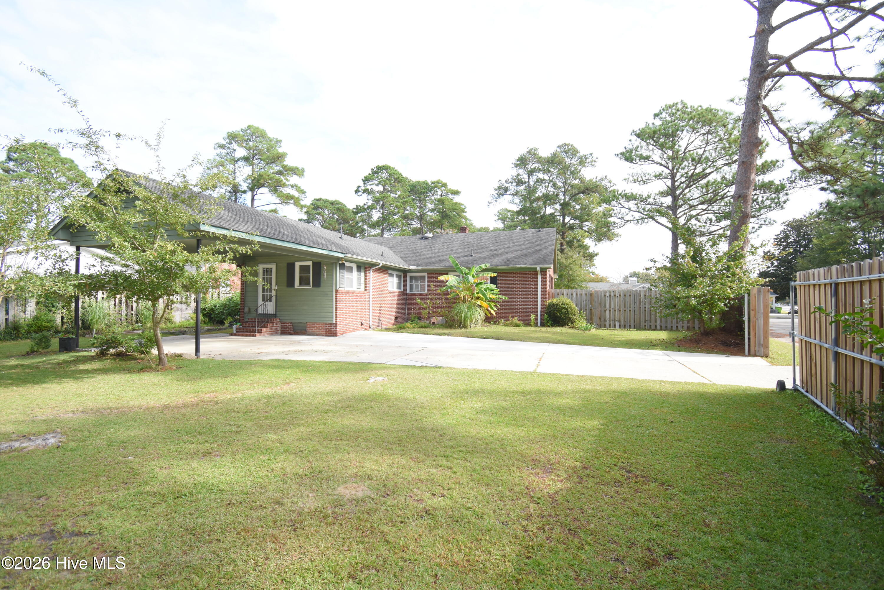 803 N Grace Avenue Property Photo 14