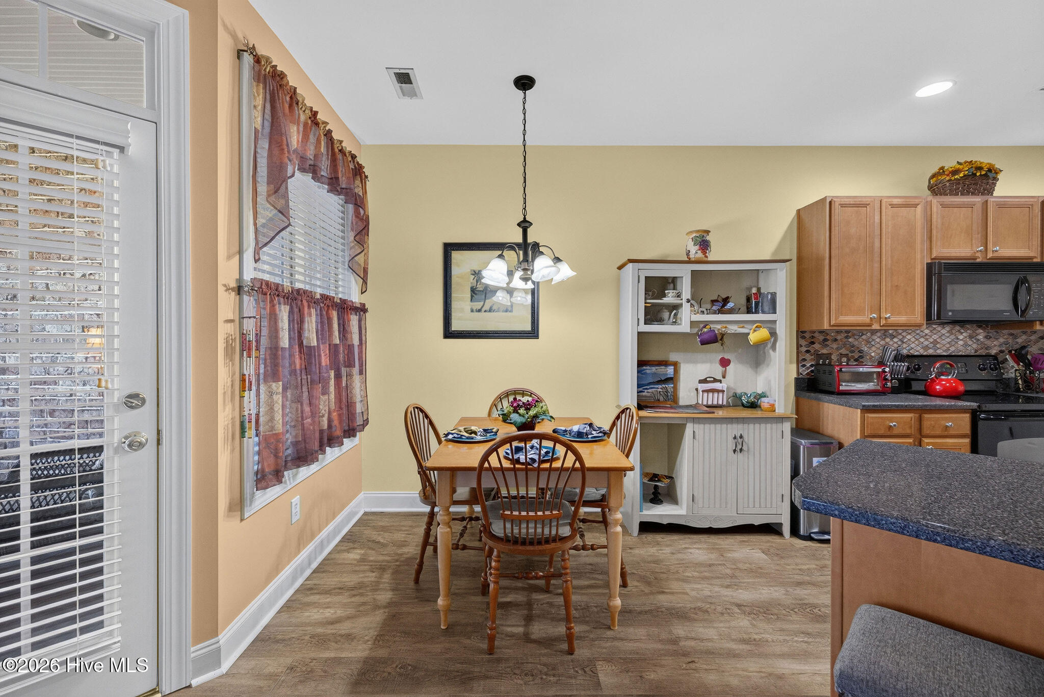 1026 Townes Court Property Photo 8
