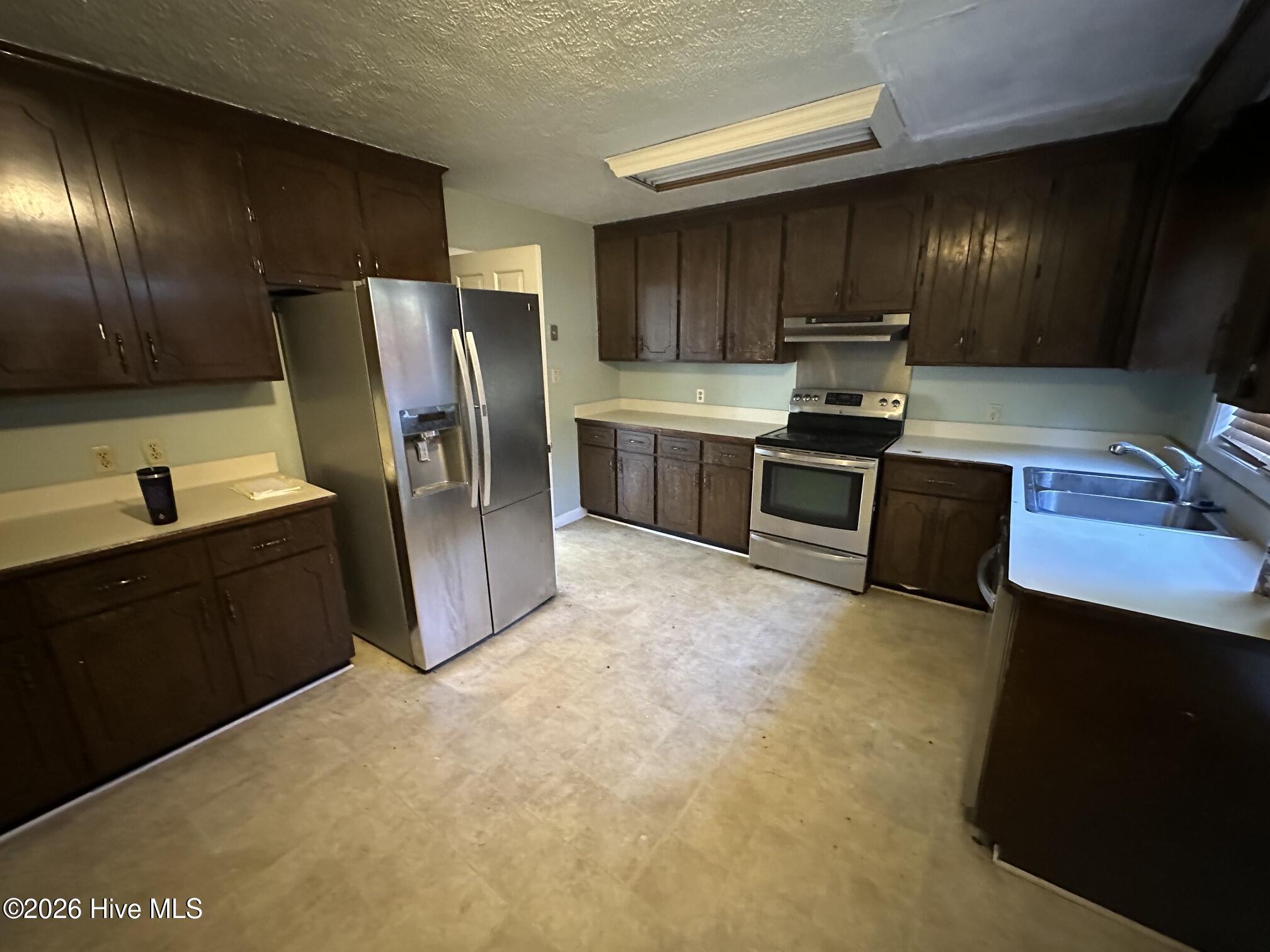 707 Highland Drive Property Photo 3