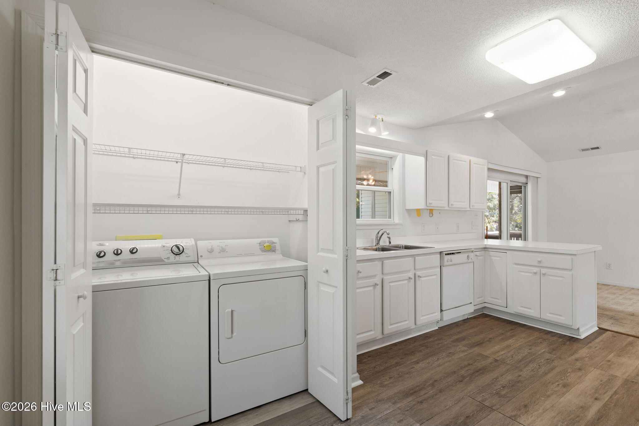 212 Ne 41st Street Property Photo 12