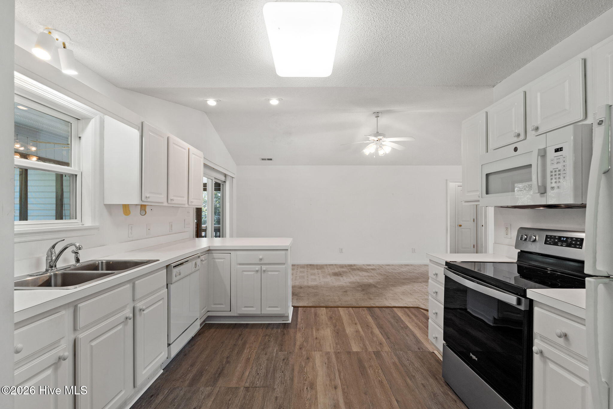 212 Ne 41st Street Property Photo 13