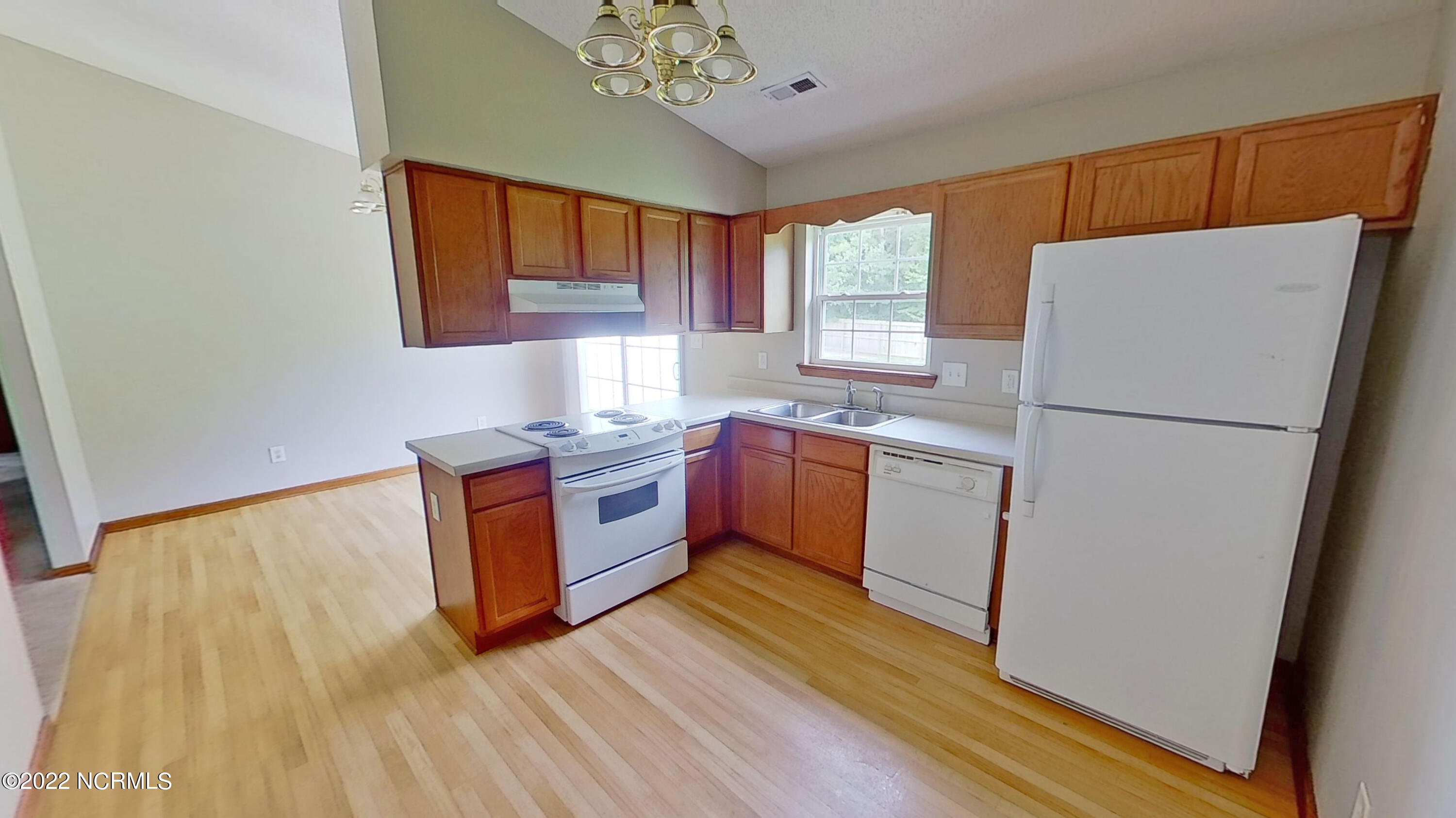 1043 Shirley Drive Property Photo 9