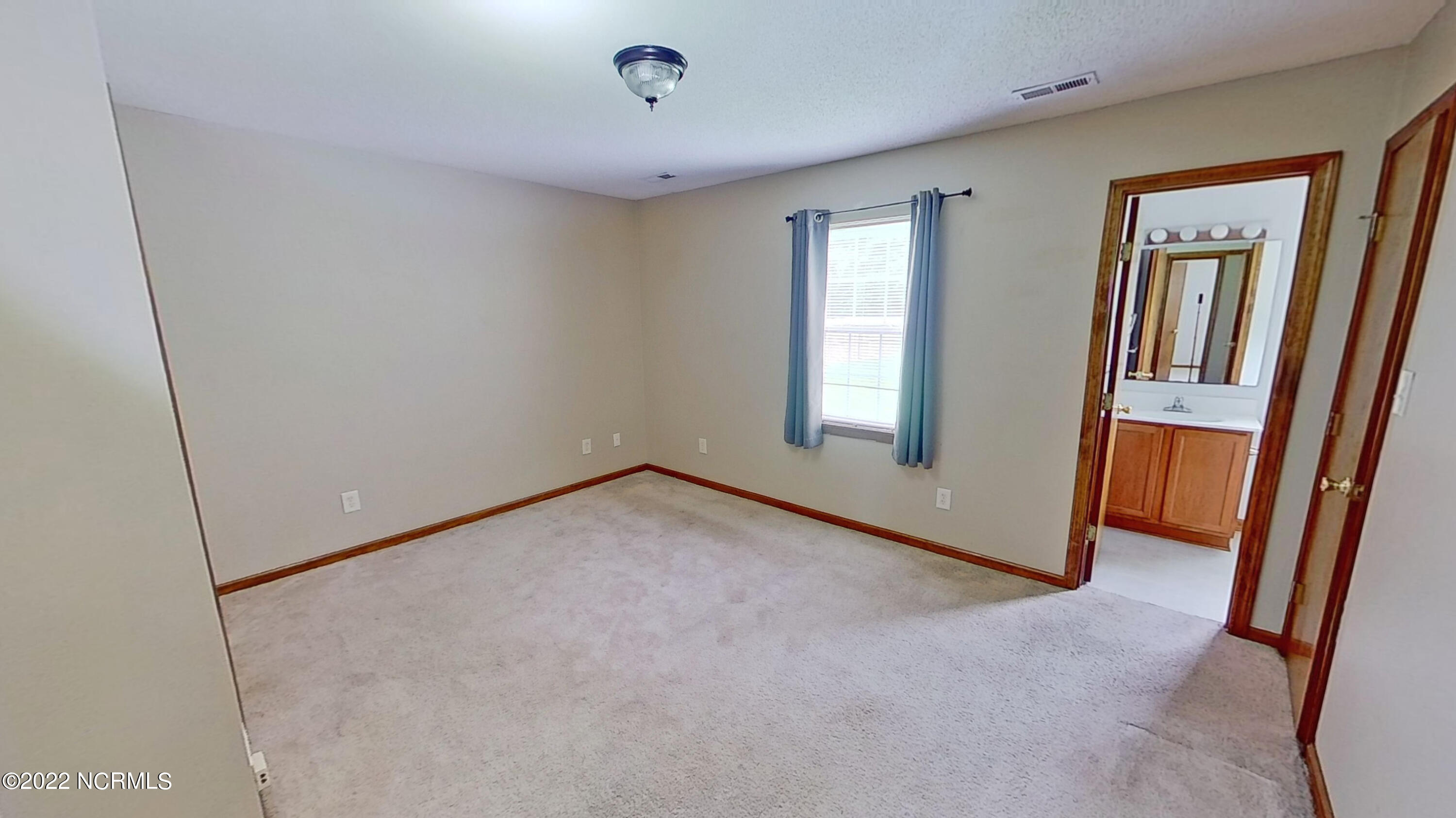 1043 Shirley Drive Property Photo 10