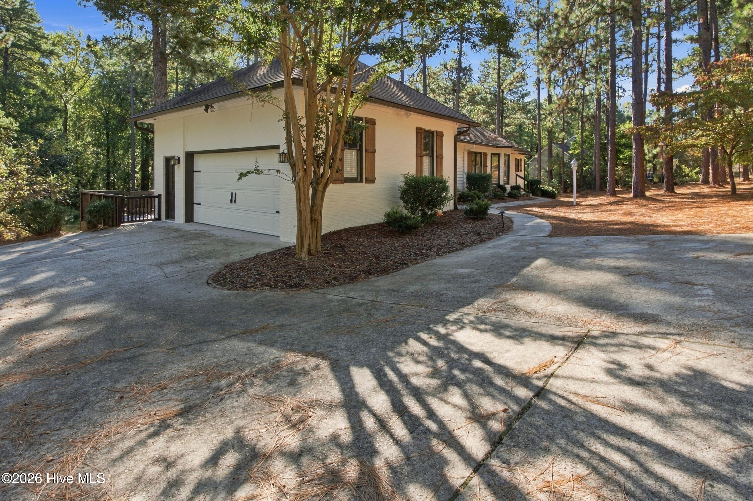 435 Tall Timbers Drive Property Photo 3