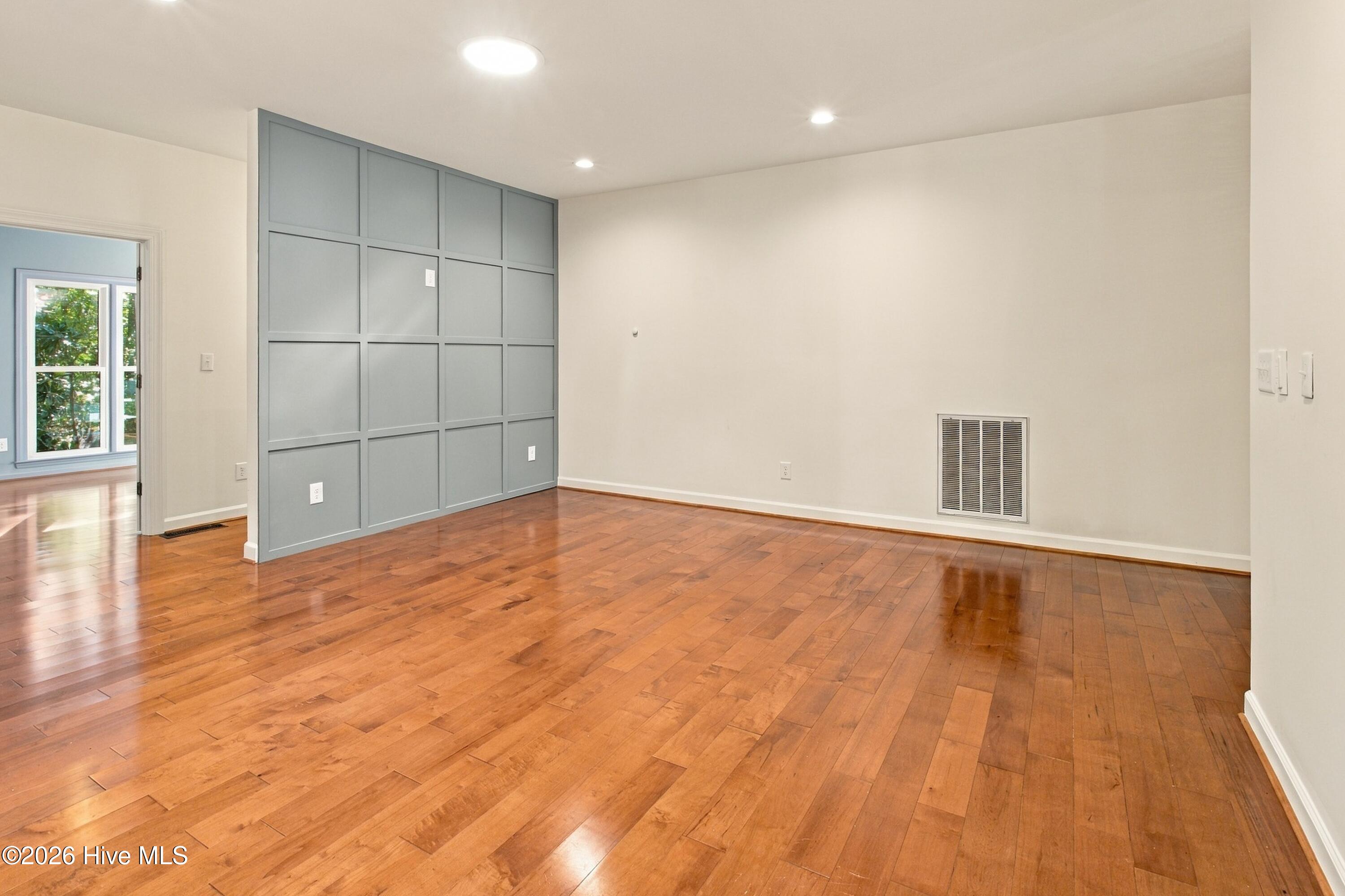 435 Tall Timbers Drive Property Photo 16