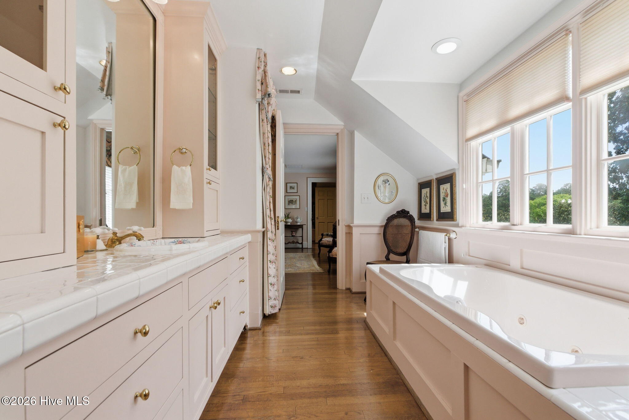 200 Hollycrest Drive Property Photo 100