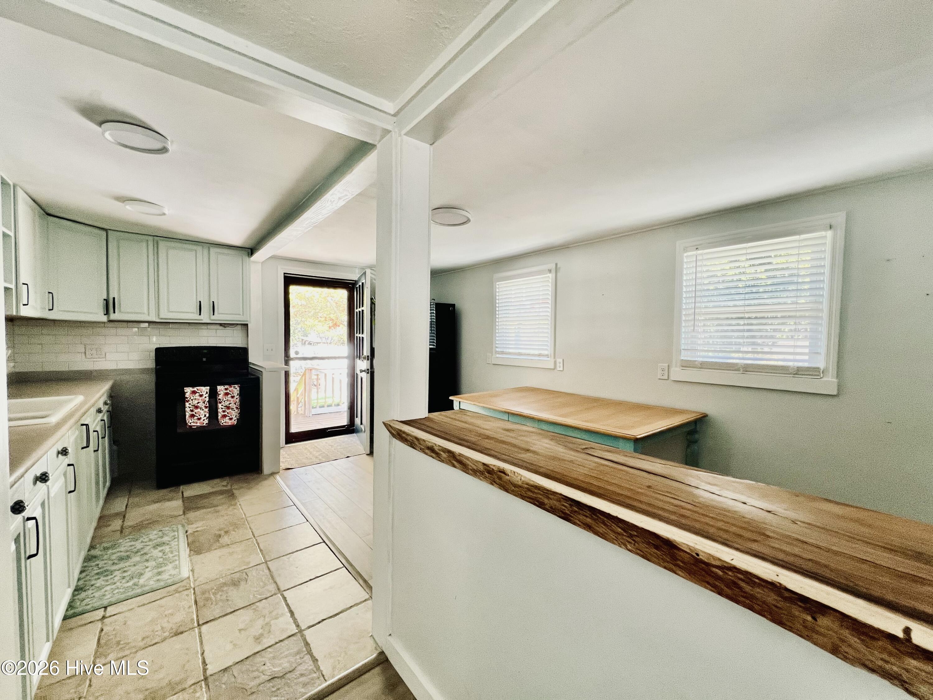 114 Stuart Avenue Property Photo 10