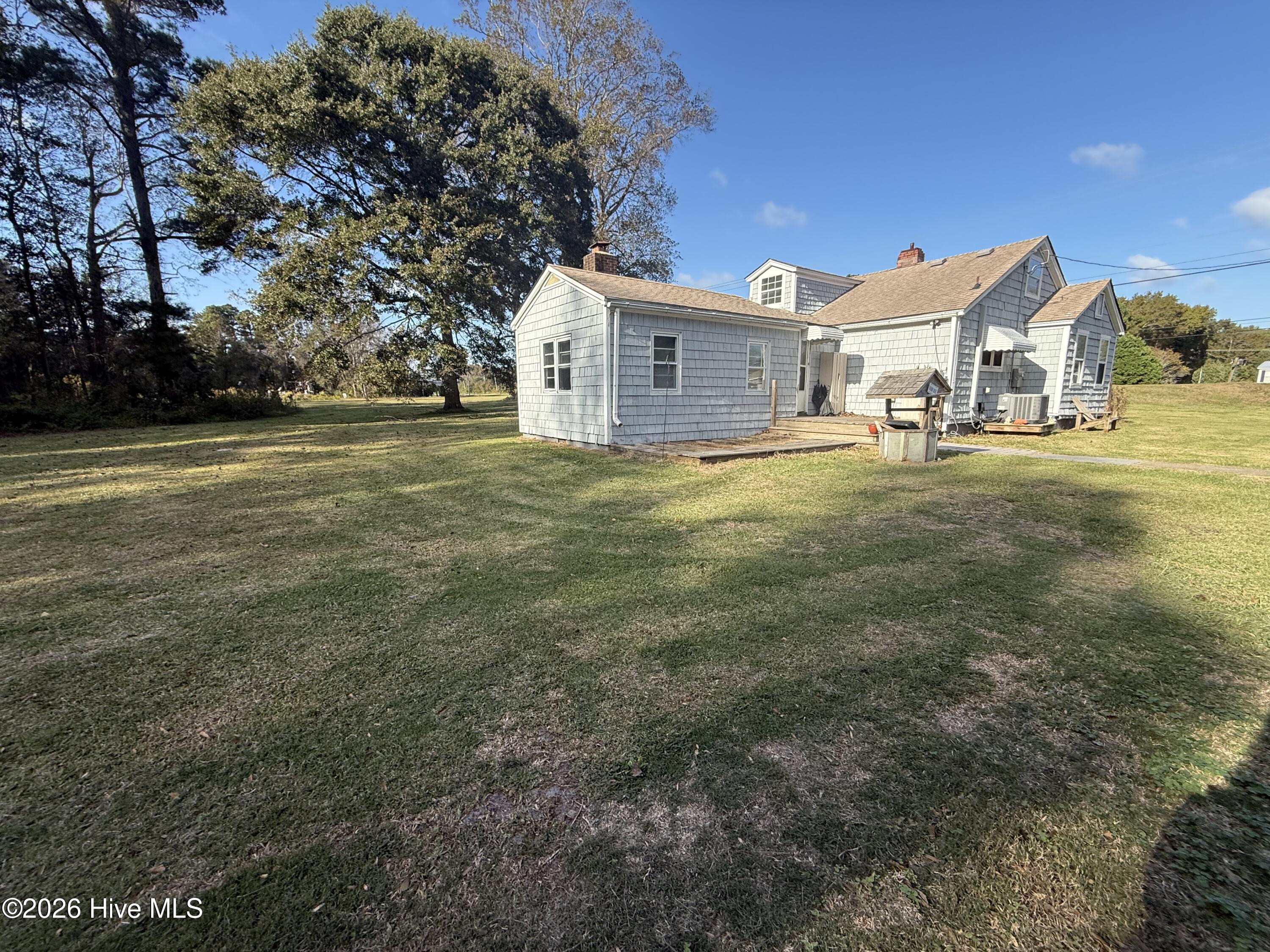 7864 Caratoke Highway Property Photo 2