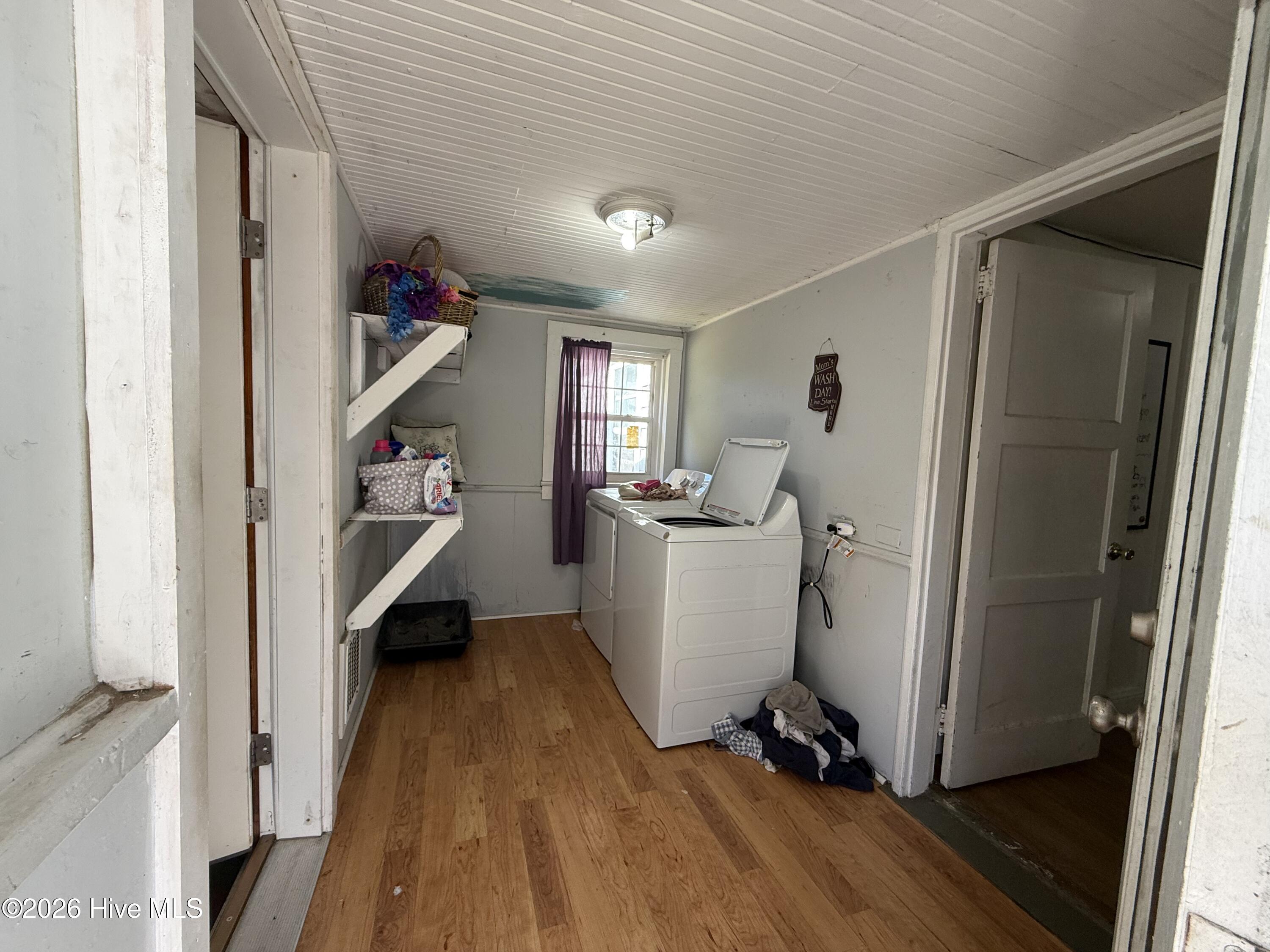 7864 Caratoke Highway Property Photo 13
