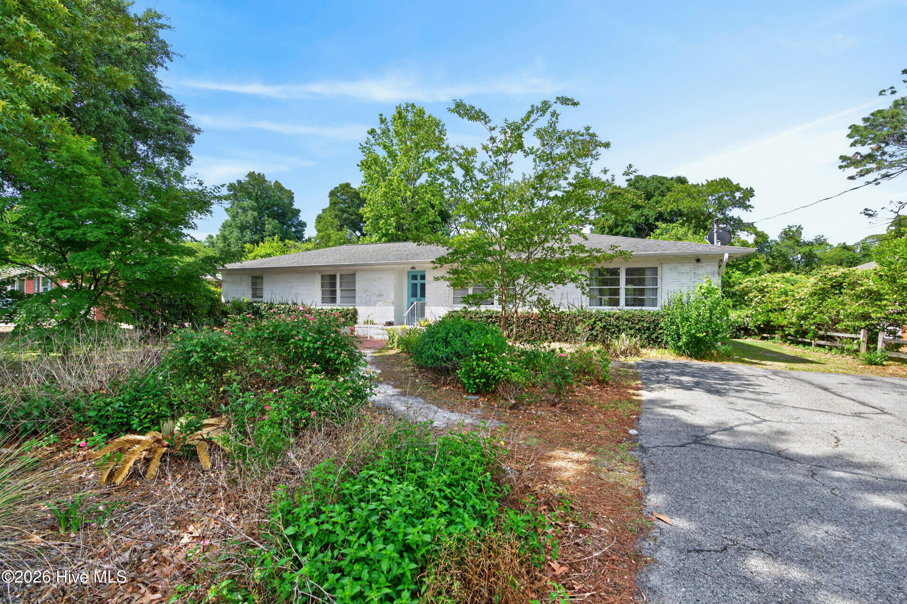 114 Parkwood Drive Property Photo 2