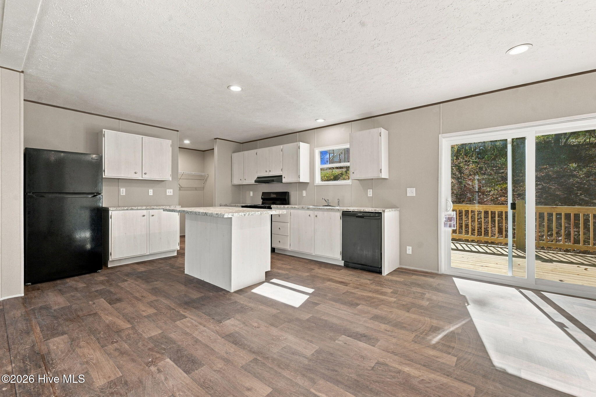 313 Loganberry Lane Property Photo 8