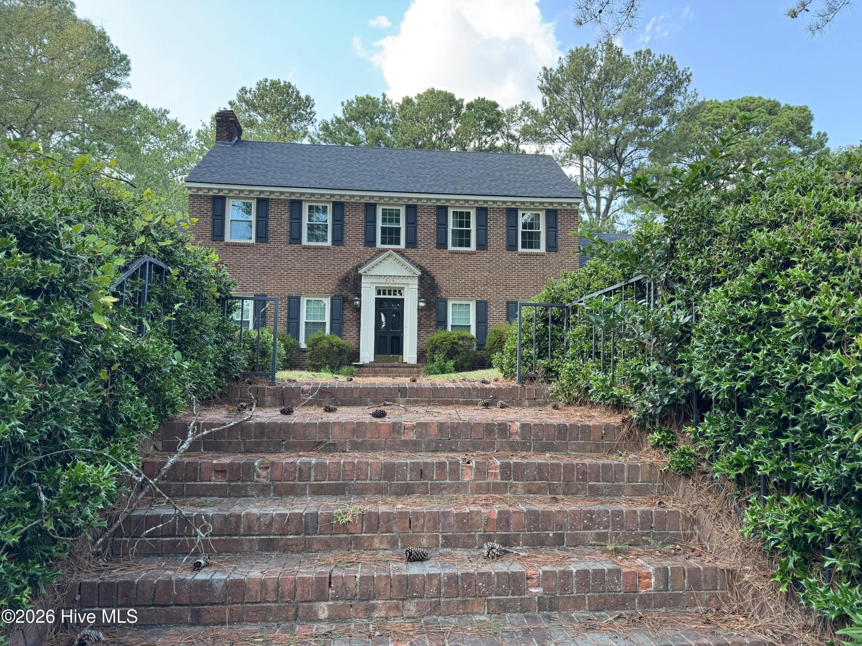 314 Canterbury Road Nw Property Photo 2