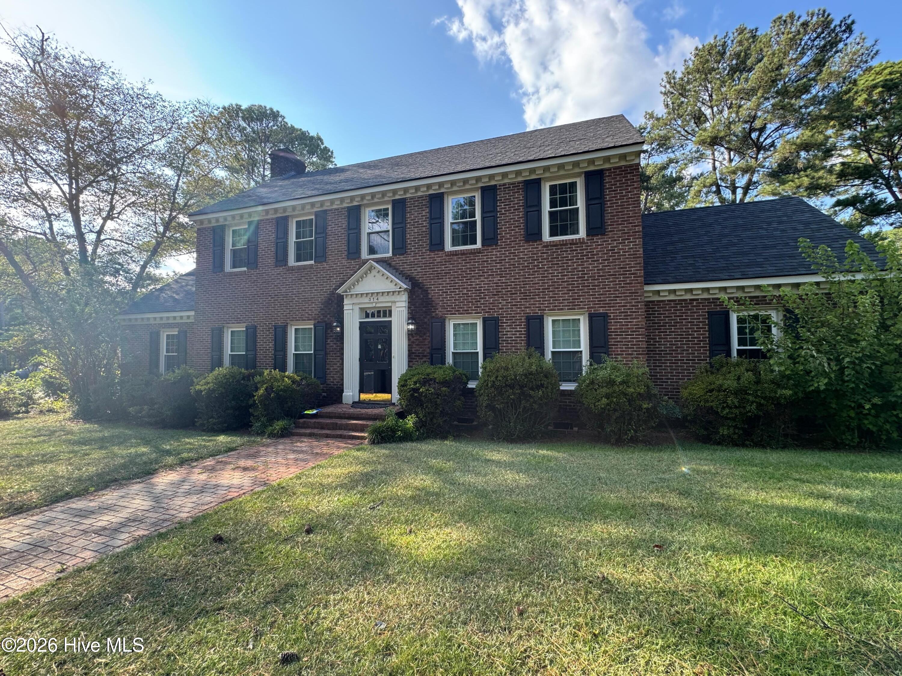 314 Canterbury Road Nw Property Photo 4