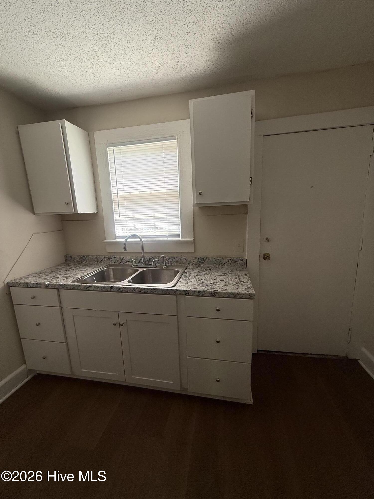 413 Vance Street Property Photo 4