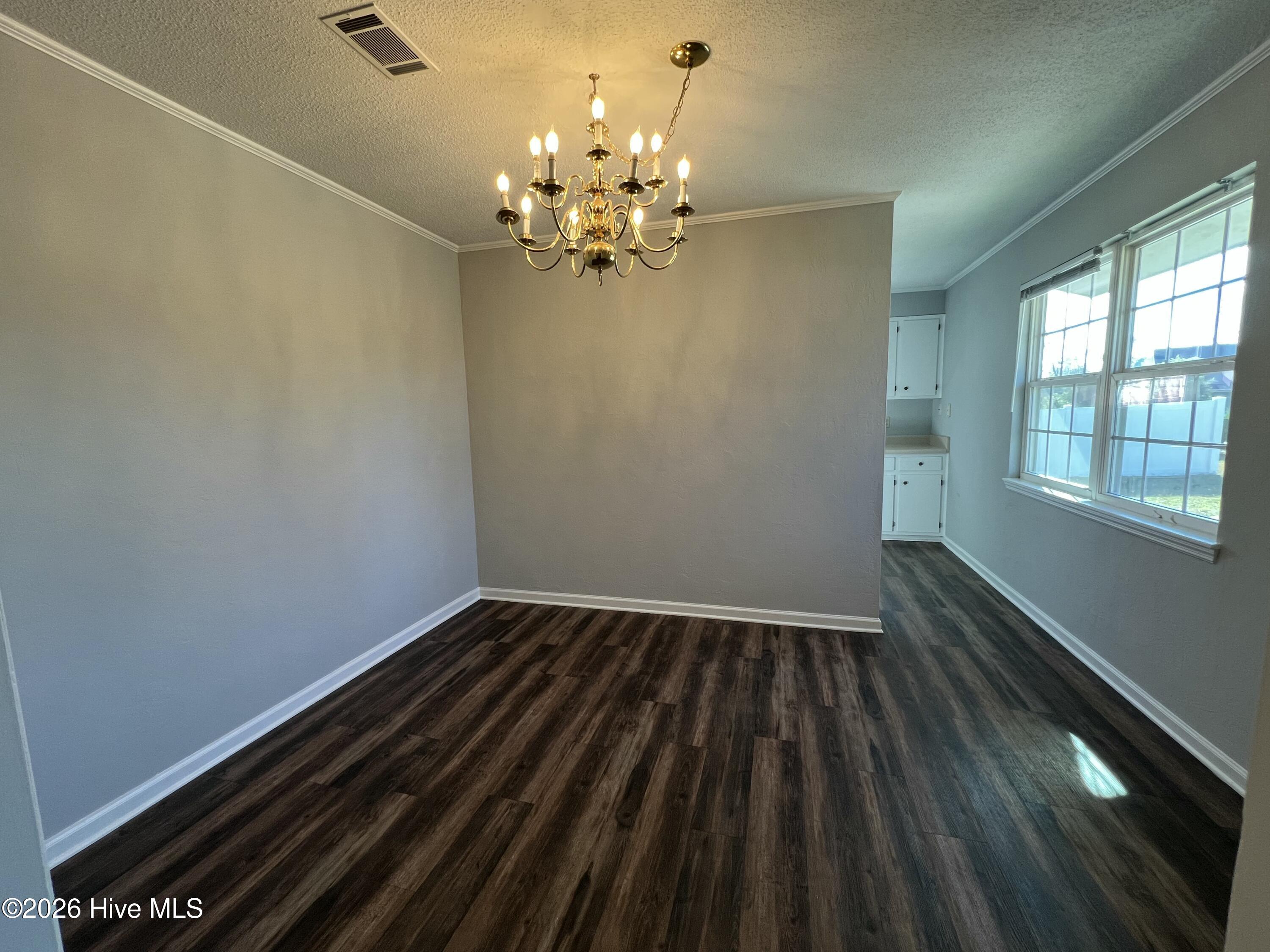 320 Miramar Drive Property Photo 7