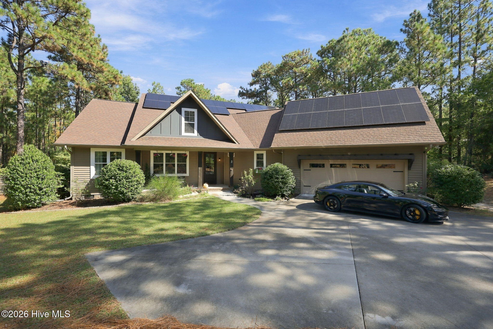 320 Lupin Place Property Photo 1