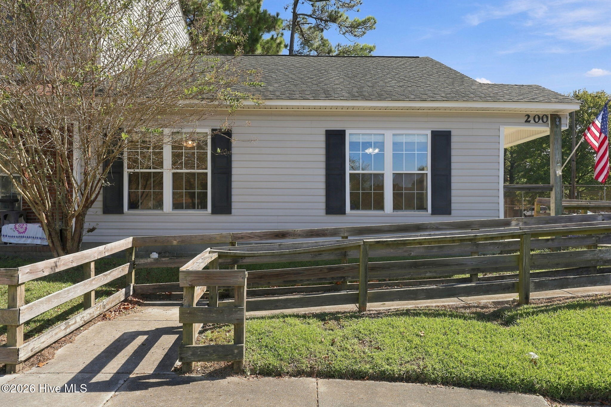 200 Palace Circle Property Photo 1