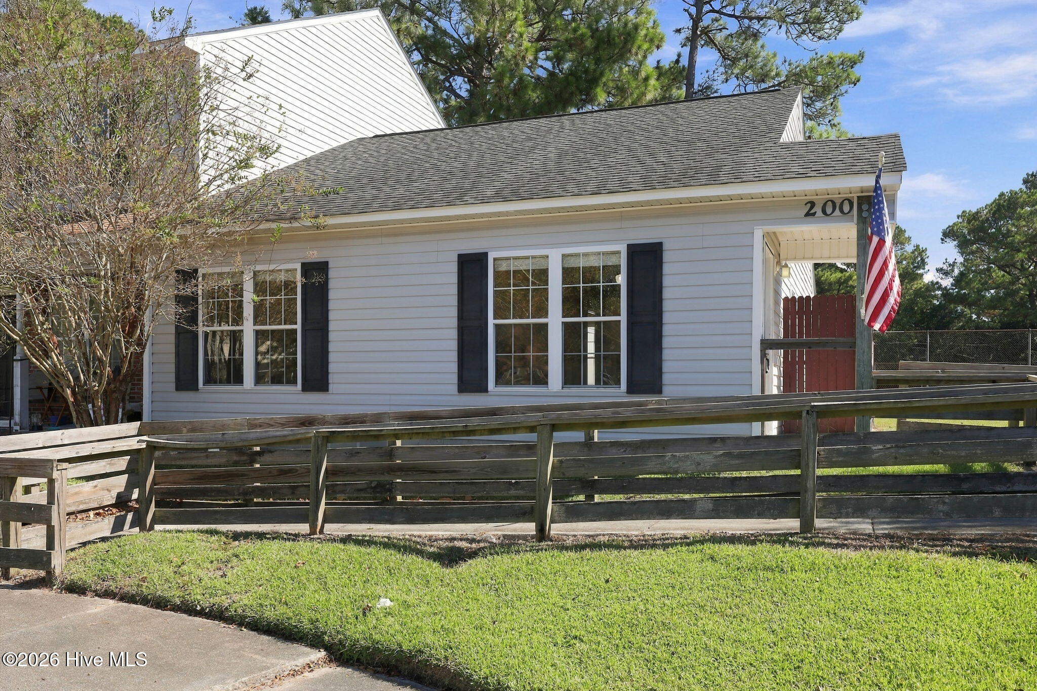 200 Palace Circle Property Photo 3