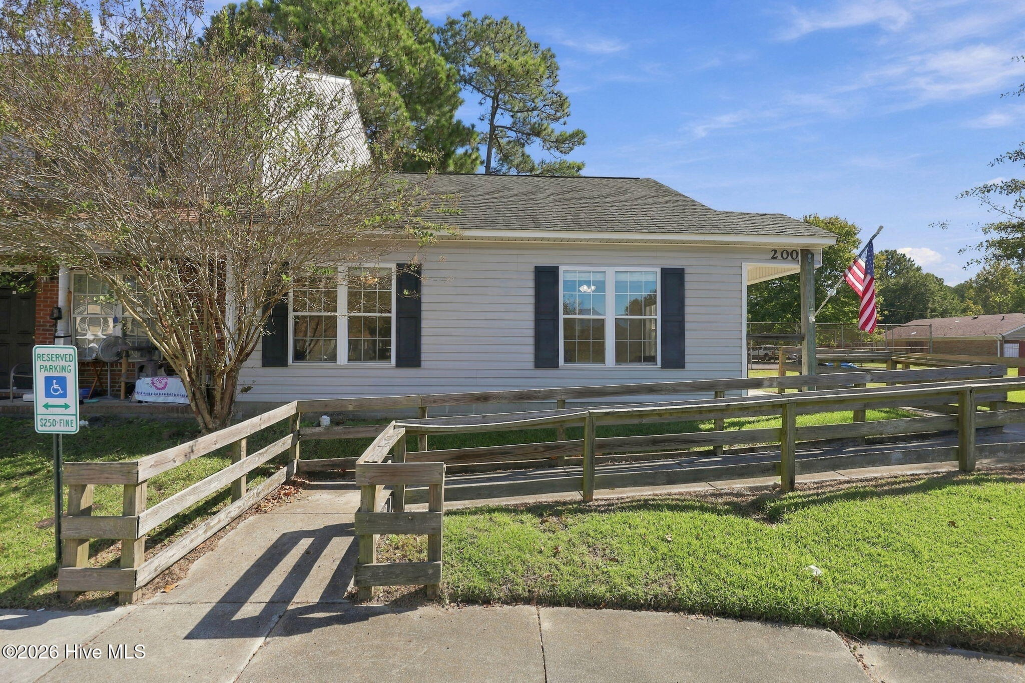 200 Palace Circle Property Photo 4