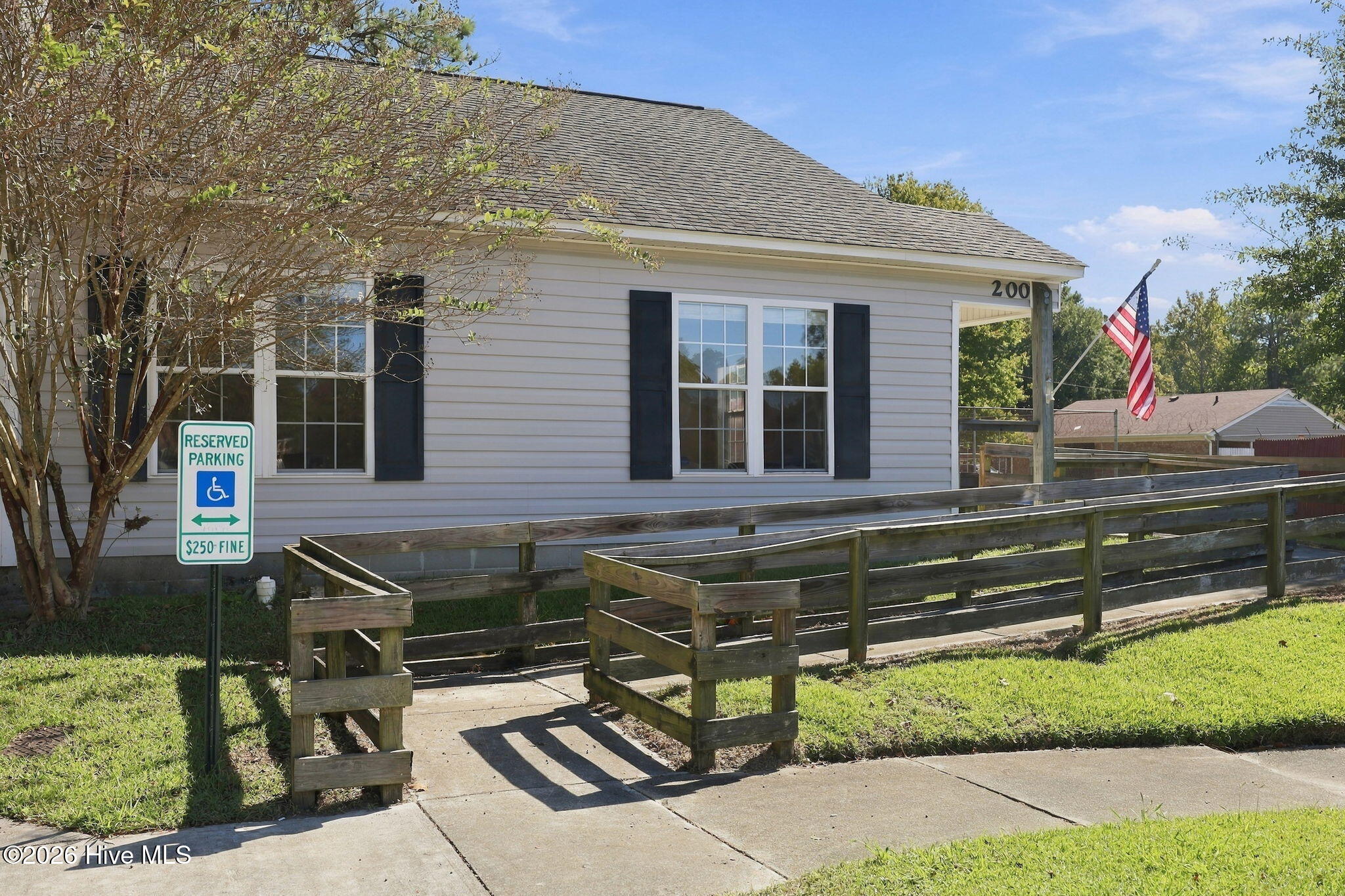 200 Palace Circle Property Photo 5