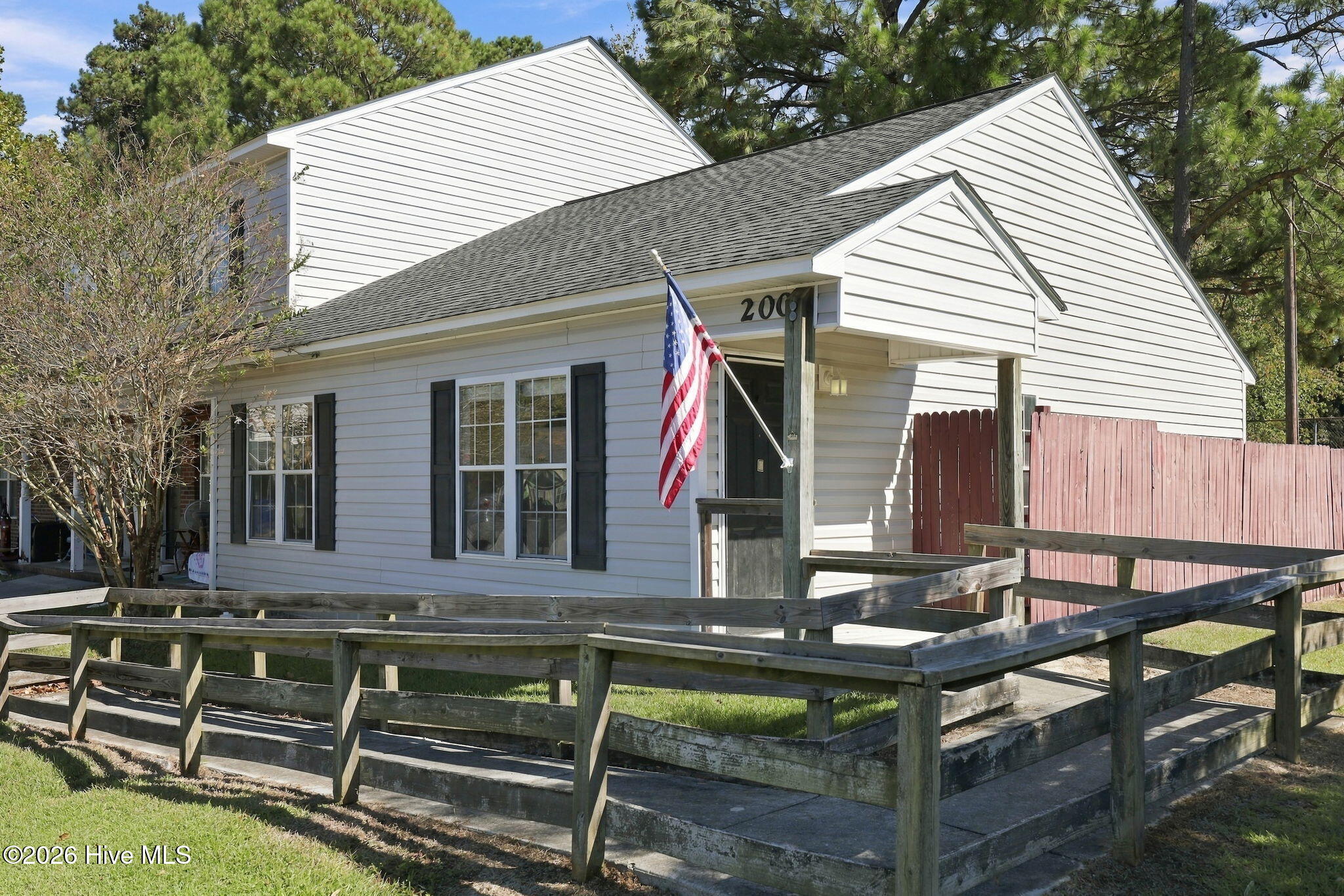 200 Palace Circle Property Photo 8