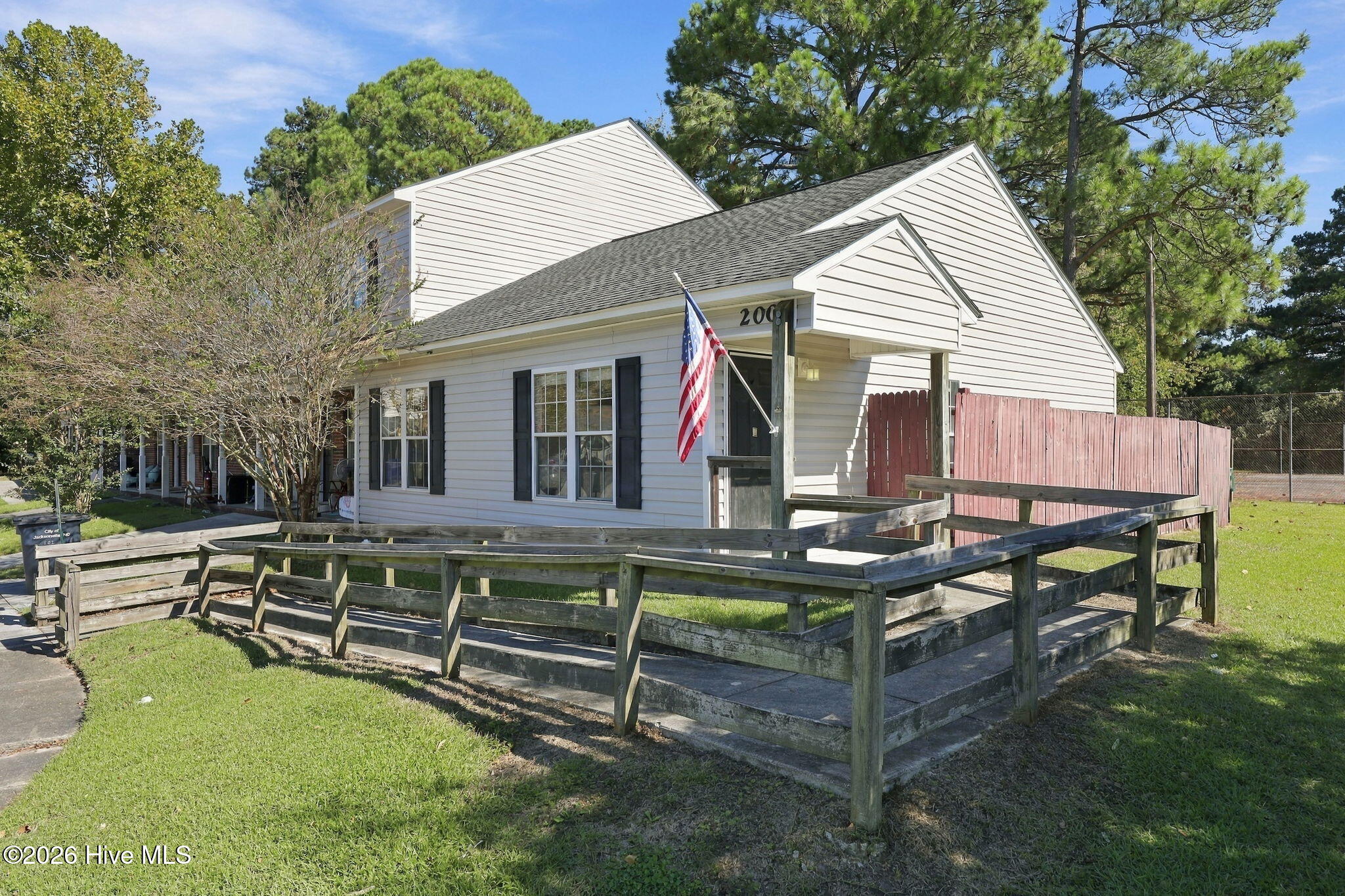 200 Palace Circle Property Photo 9