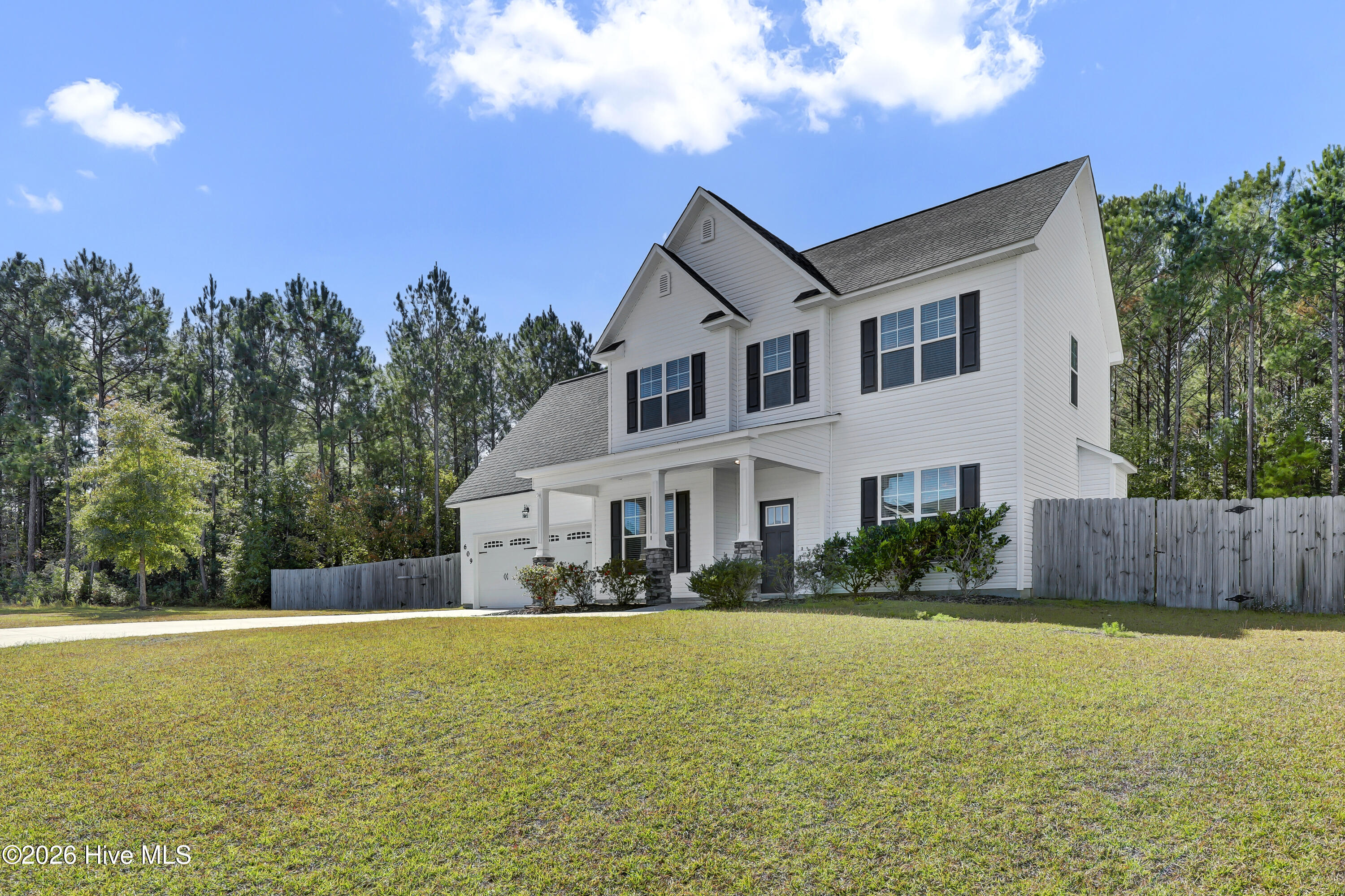 609 Winfall Drive Property Photo 3