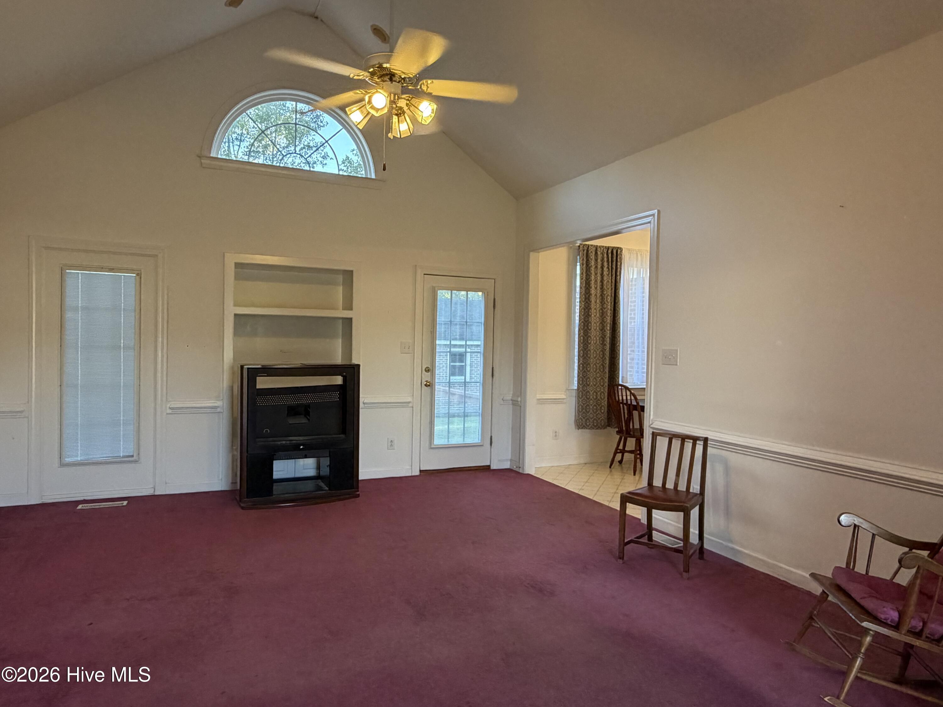 106 Friendswood Drive Property Photo 3