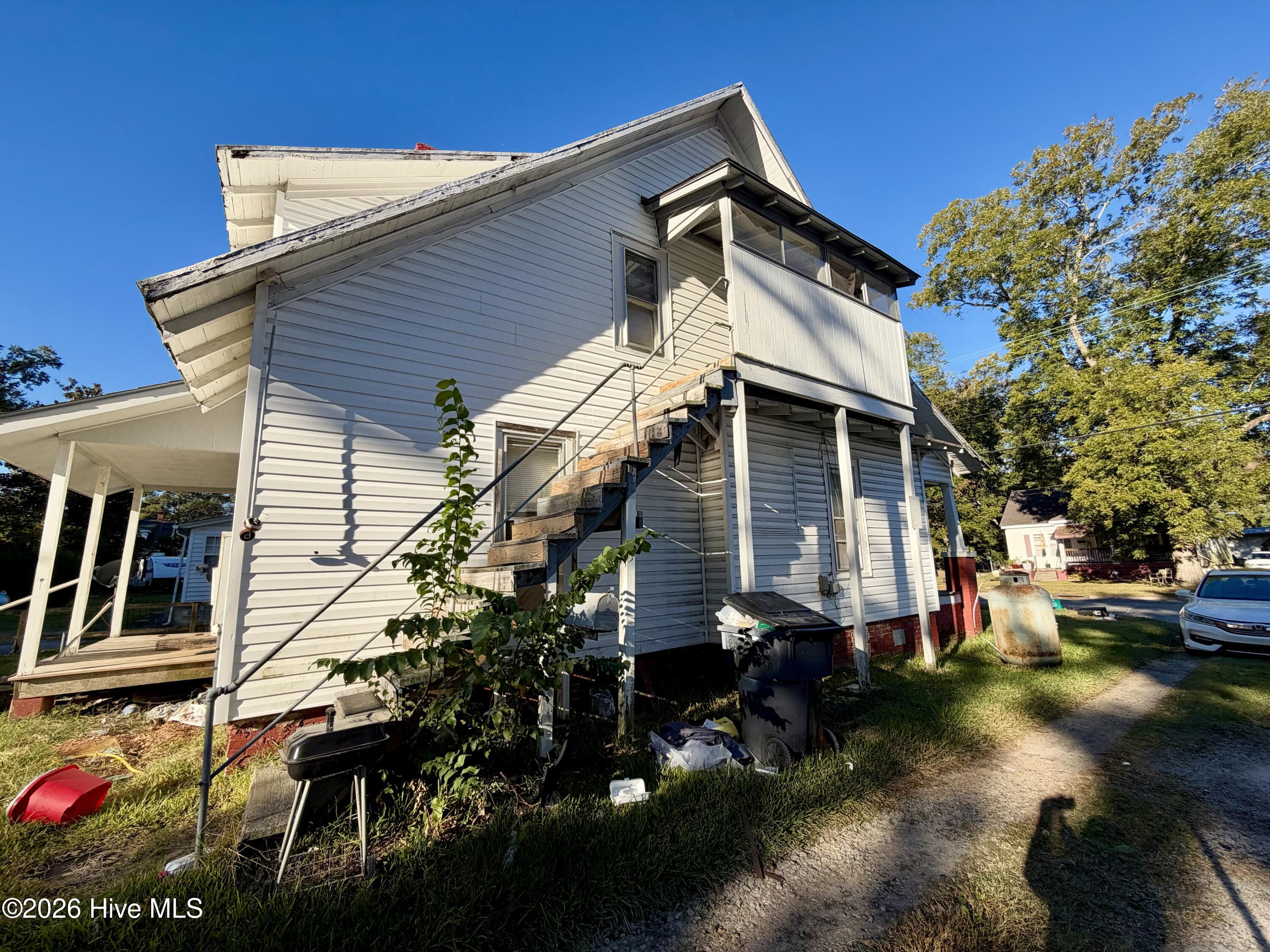 507 Warren Street Property Photo 3