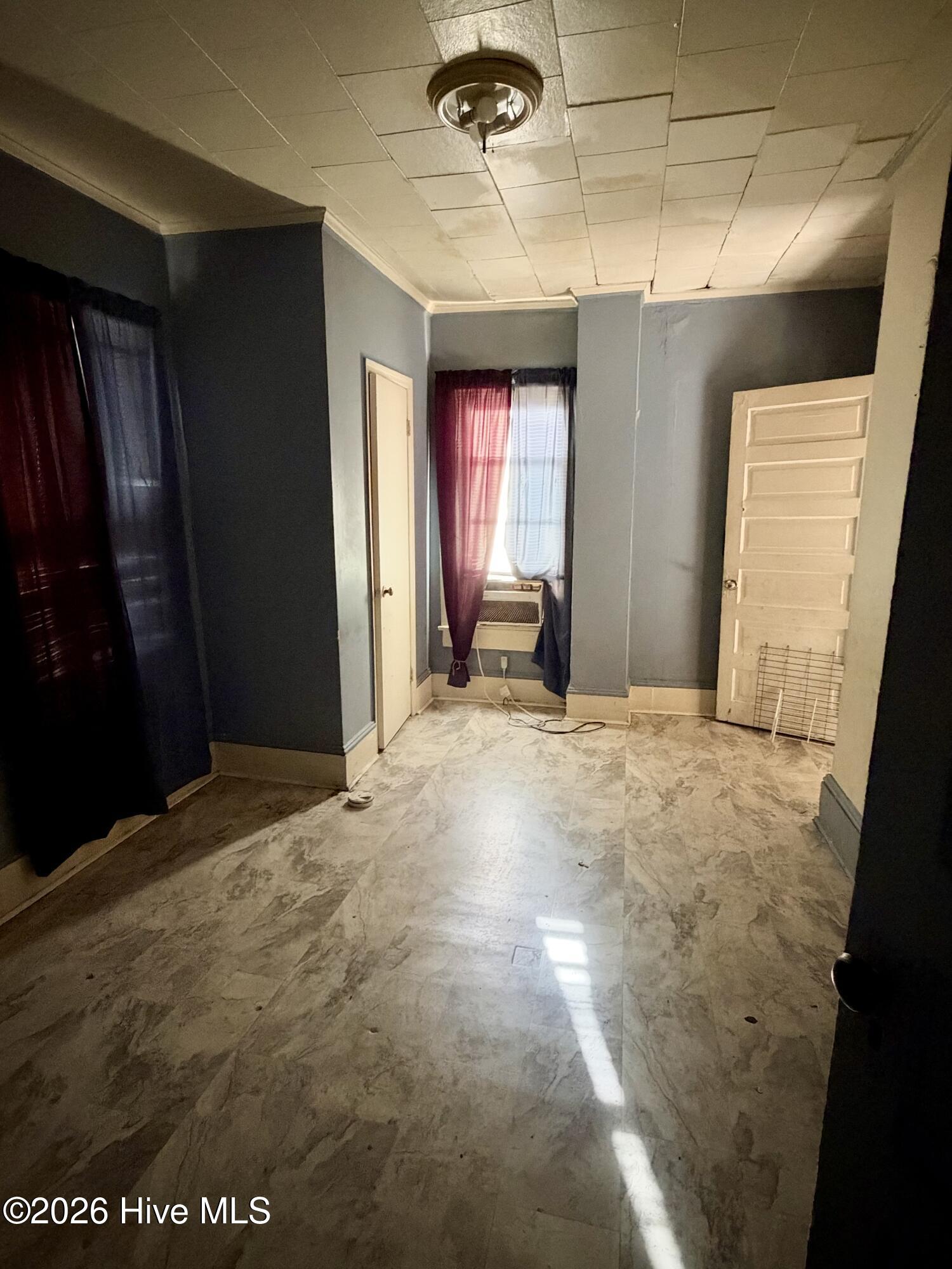 507 Warren Street Property Photo 12