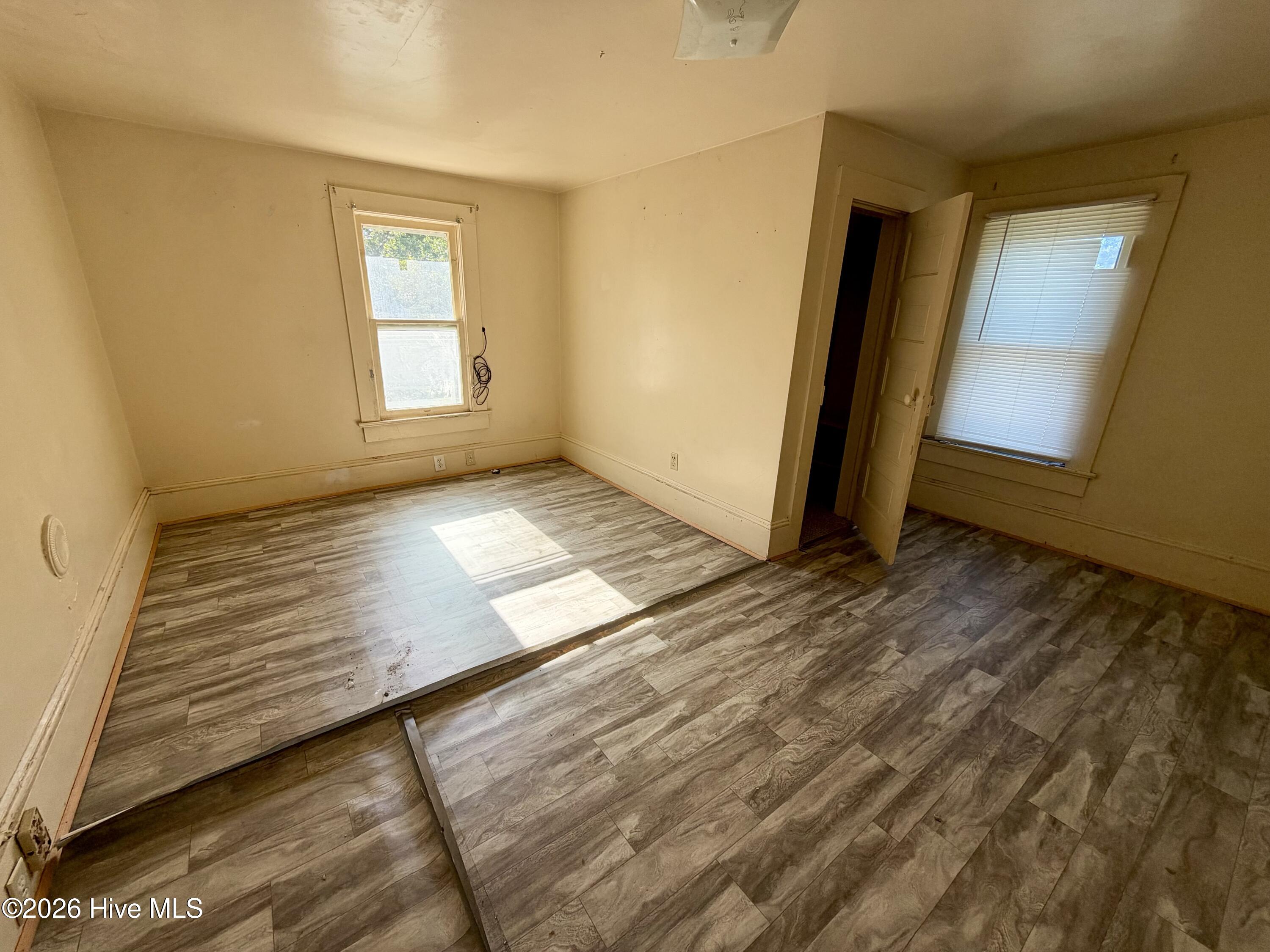 507 Warren Street Property Photo 21