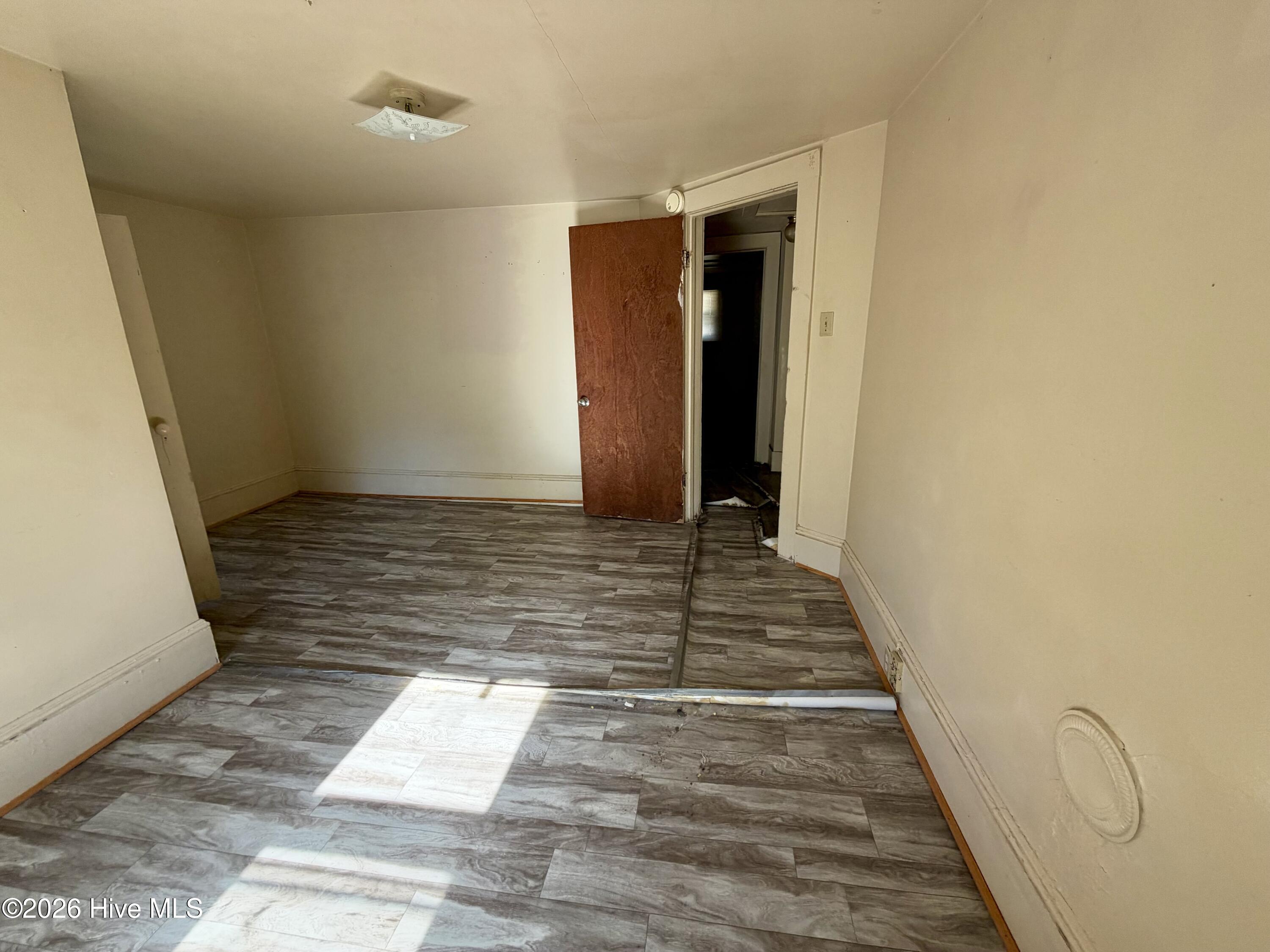 507 Warren Street Property Photo 22
