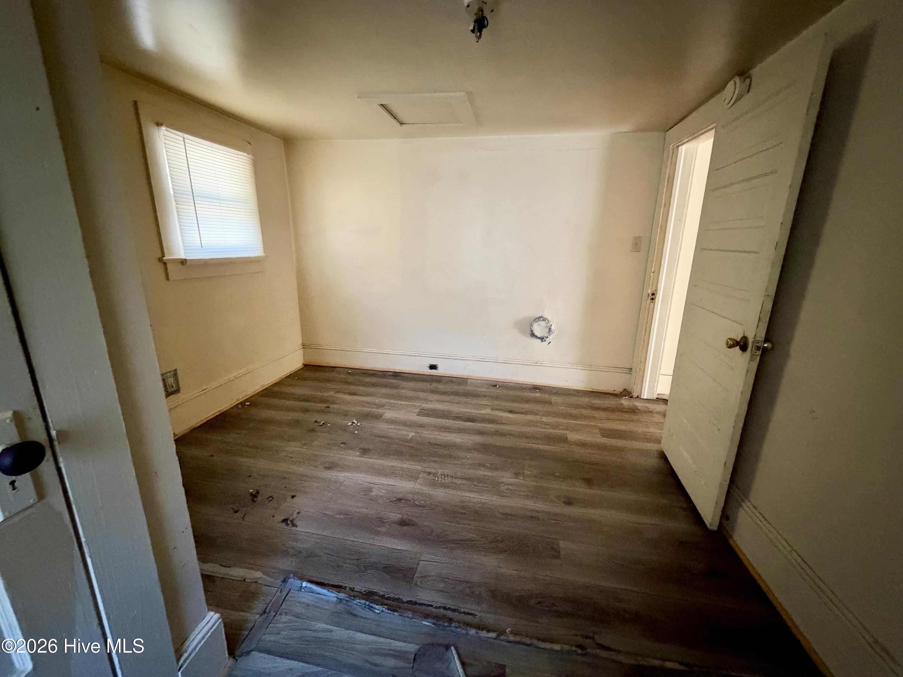 507 Warren Street Property Photo 24