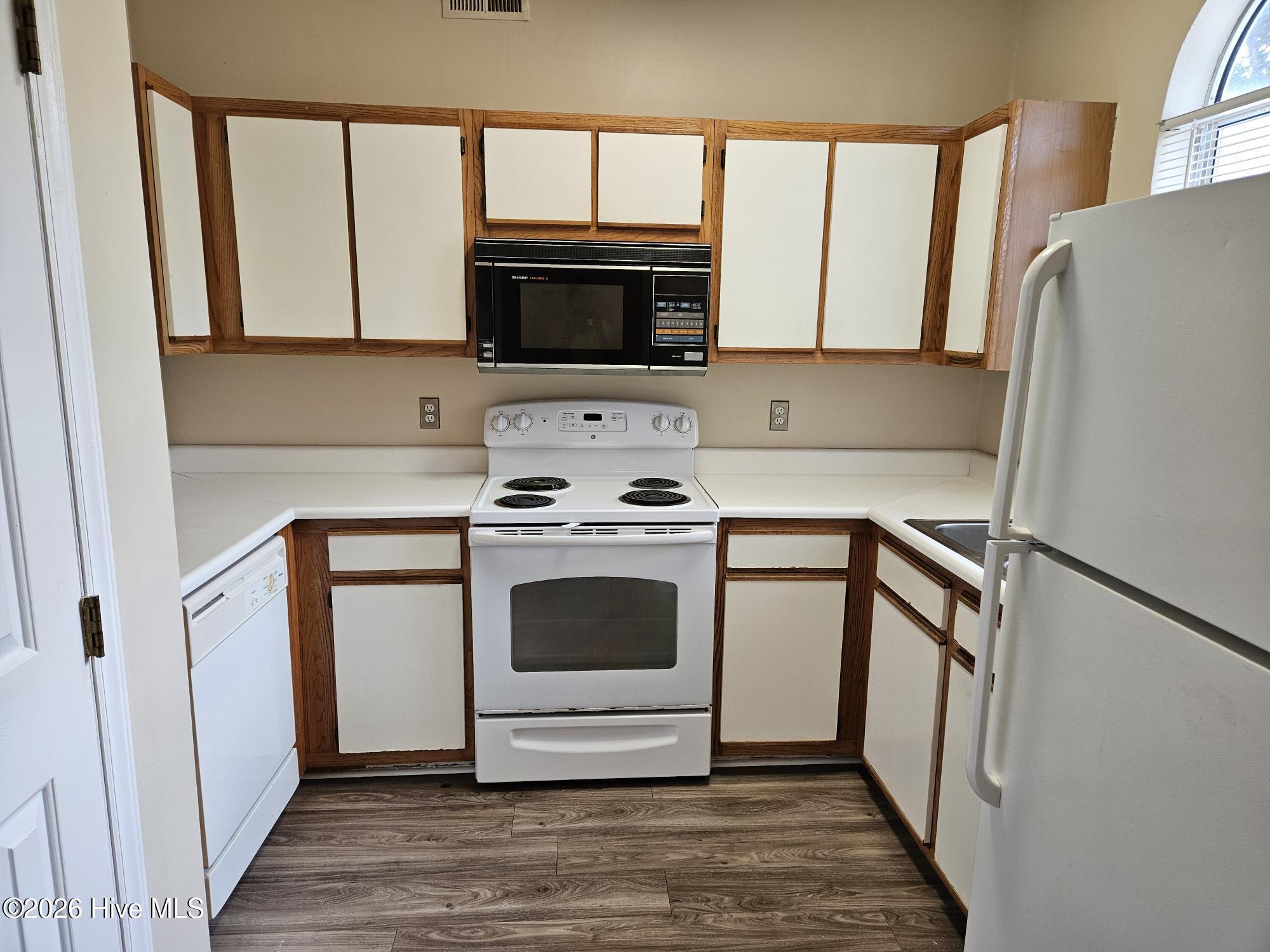 735 Bragg Drive Unit B Property Photo 9