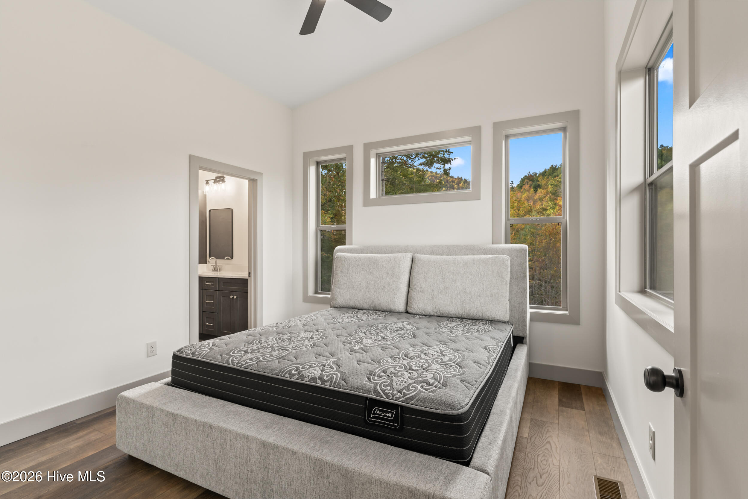 390 Fiddlers Way Property Photo 31