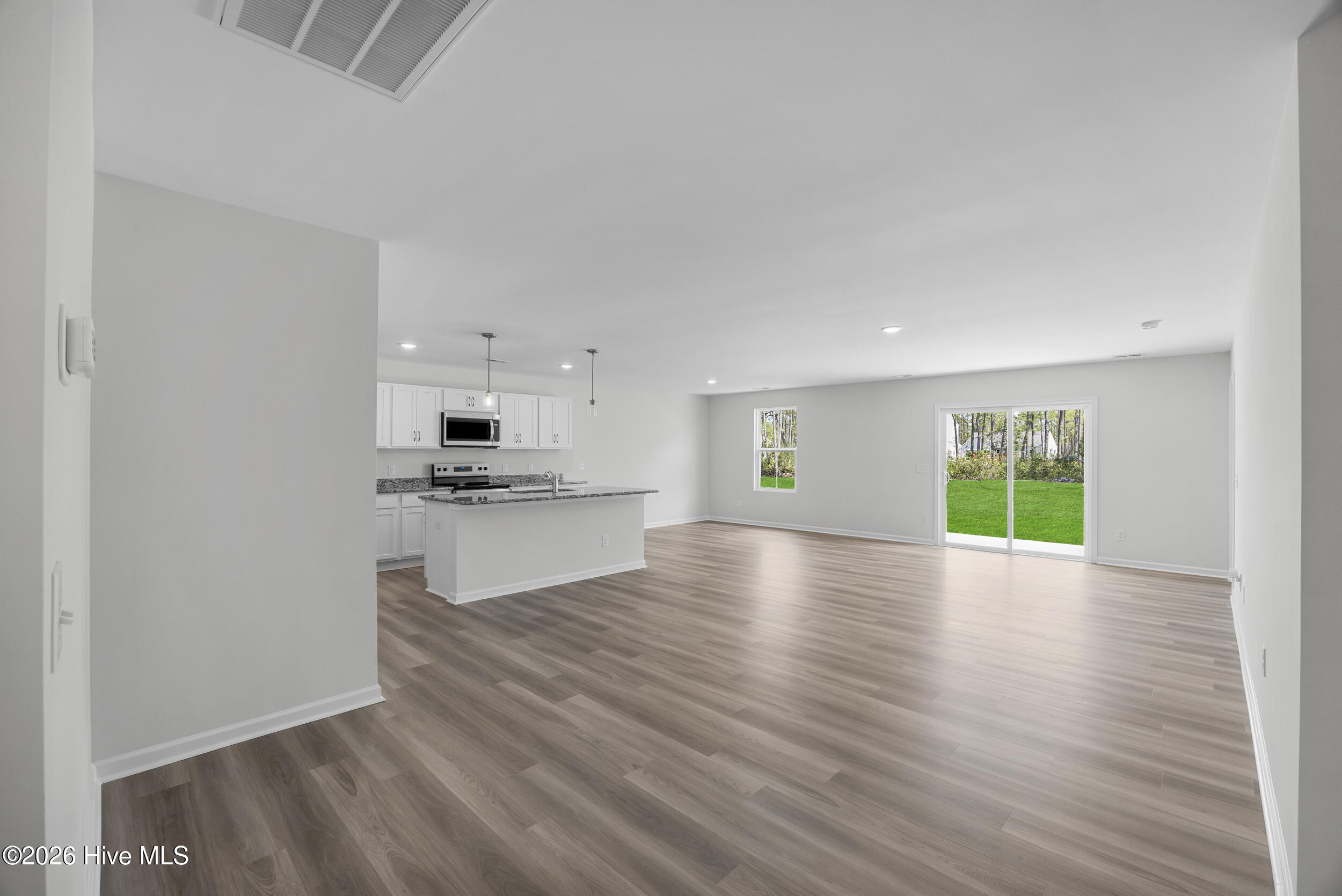 880 Parkway Rd. Property Photo 6