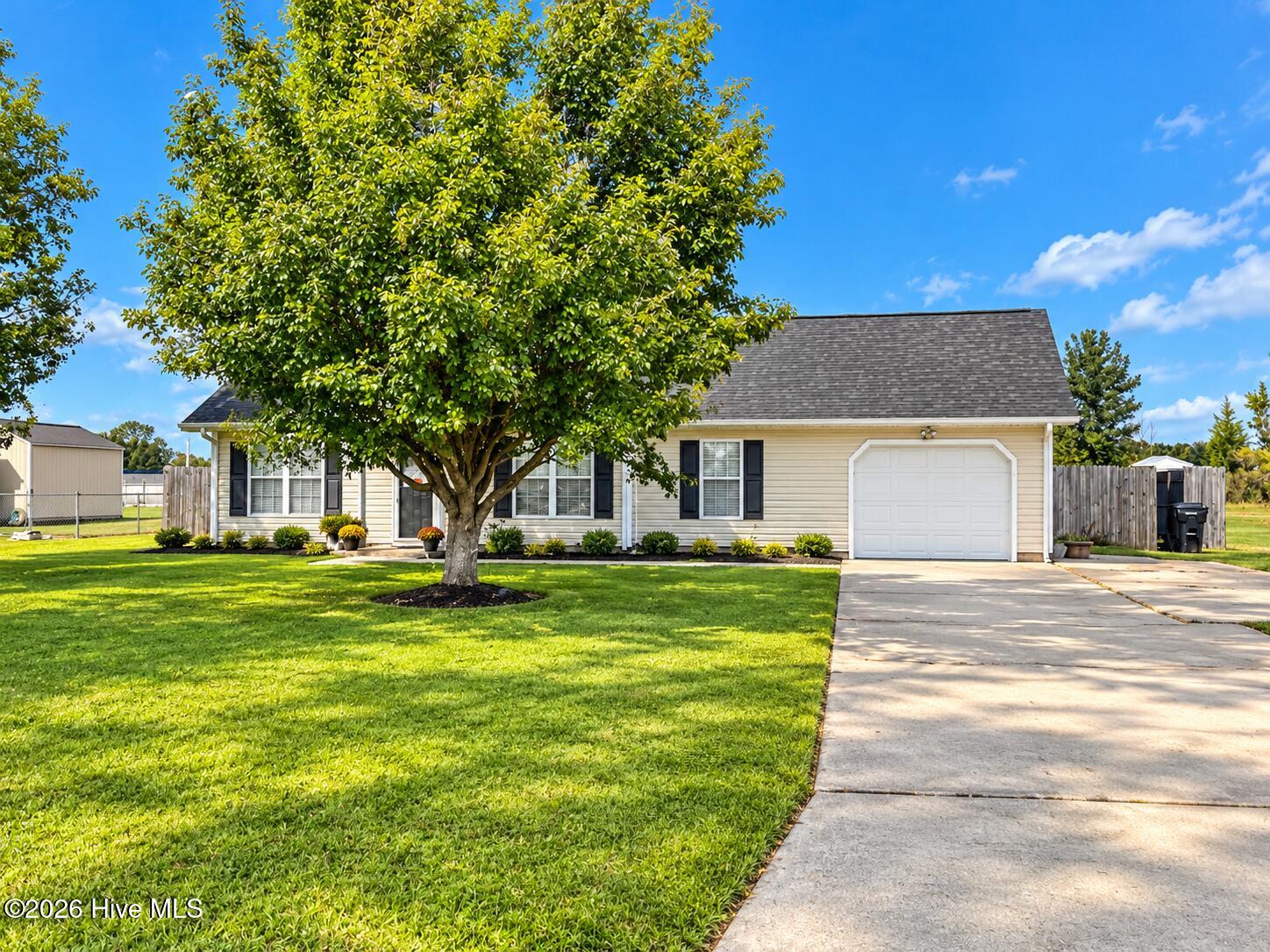 221 Zack Circle Property Photo 1