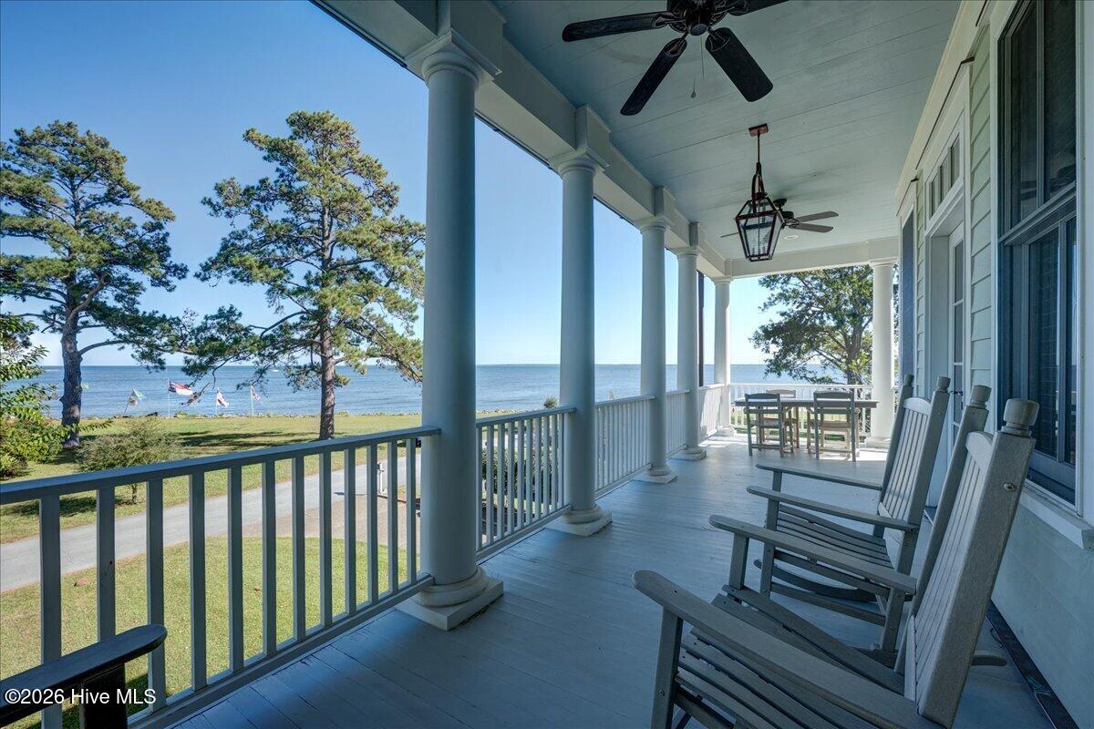 203 Vandemere Street Property Photo 9