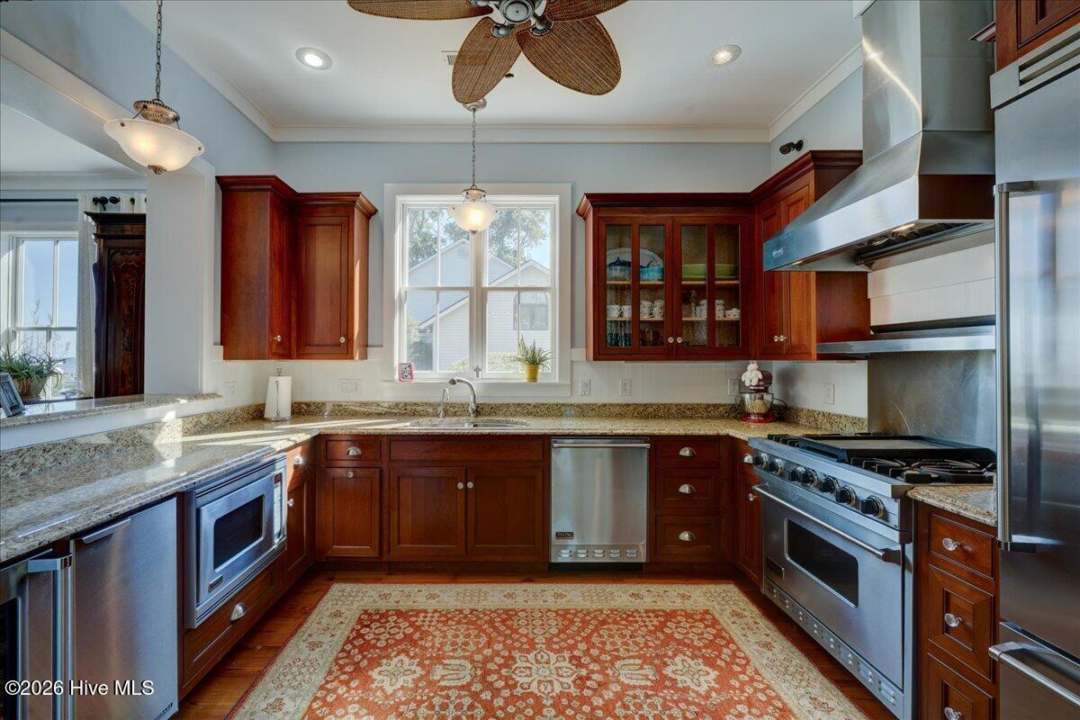 203 Vandemere Street Property Photo 12