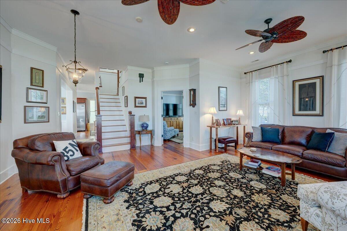 203 Vandemere Street Property Photo 35