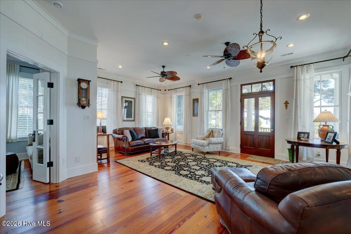 203 Vandemere Street Property Photo 36