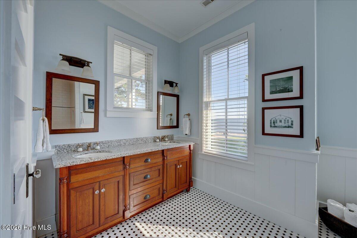 203 Vandemere Street Property Photo 51